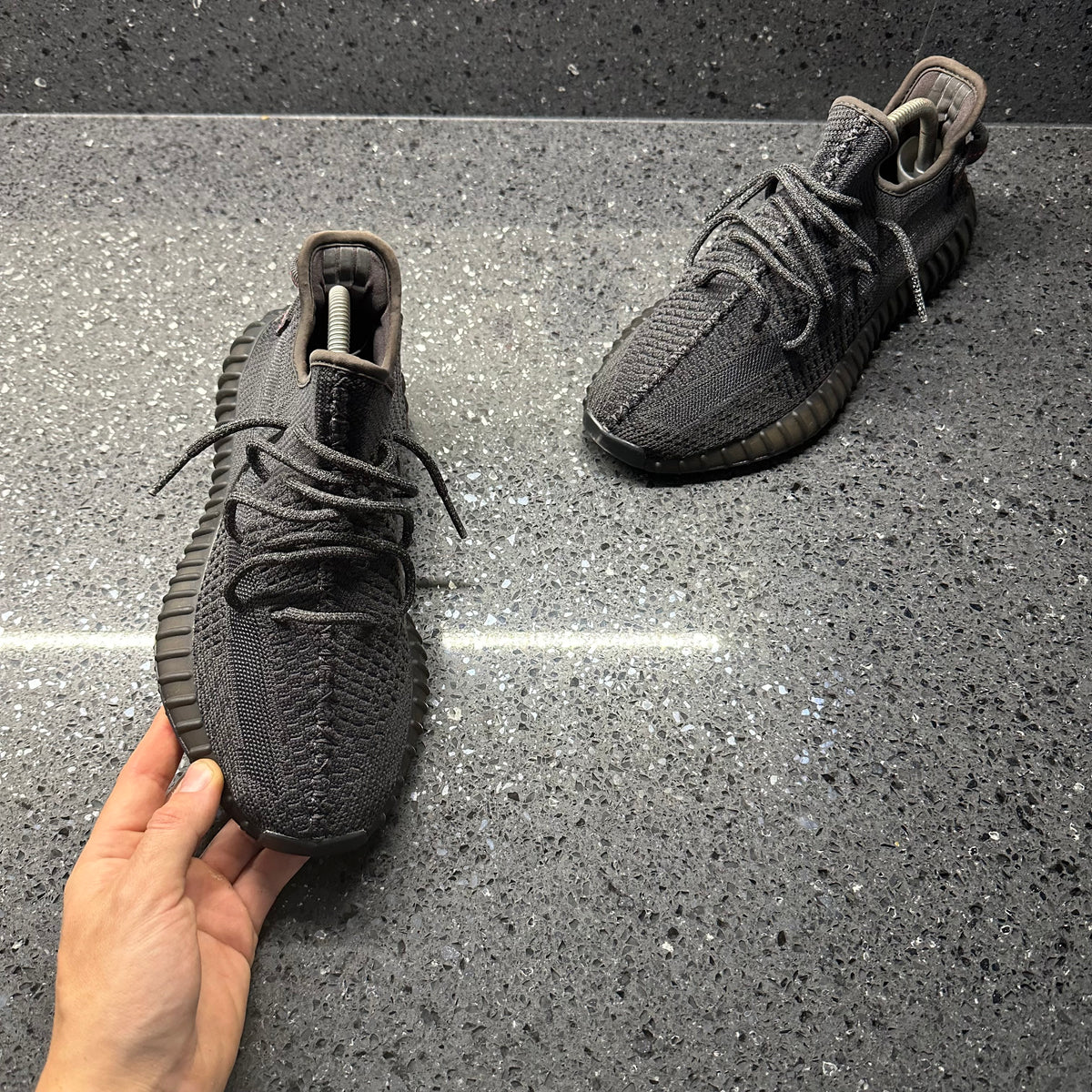YEEZY MENS 350 BLACK UK 7 Lovedkicks YEEZY MENS 350 BLACK UK 7 Lovedkicks