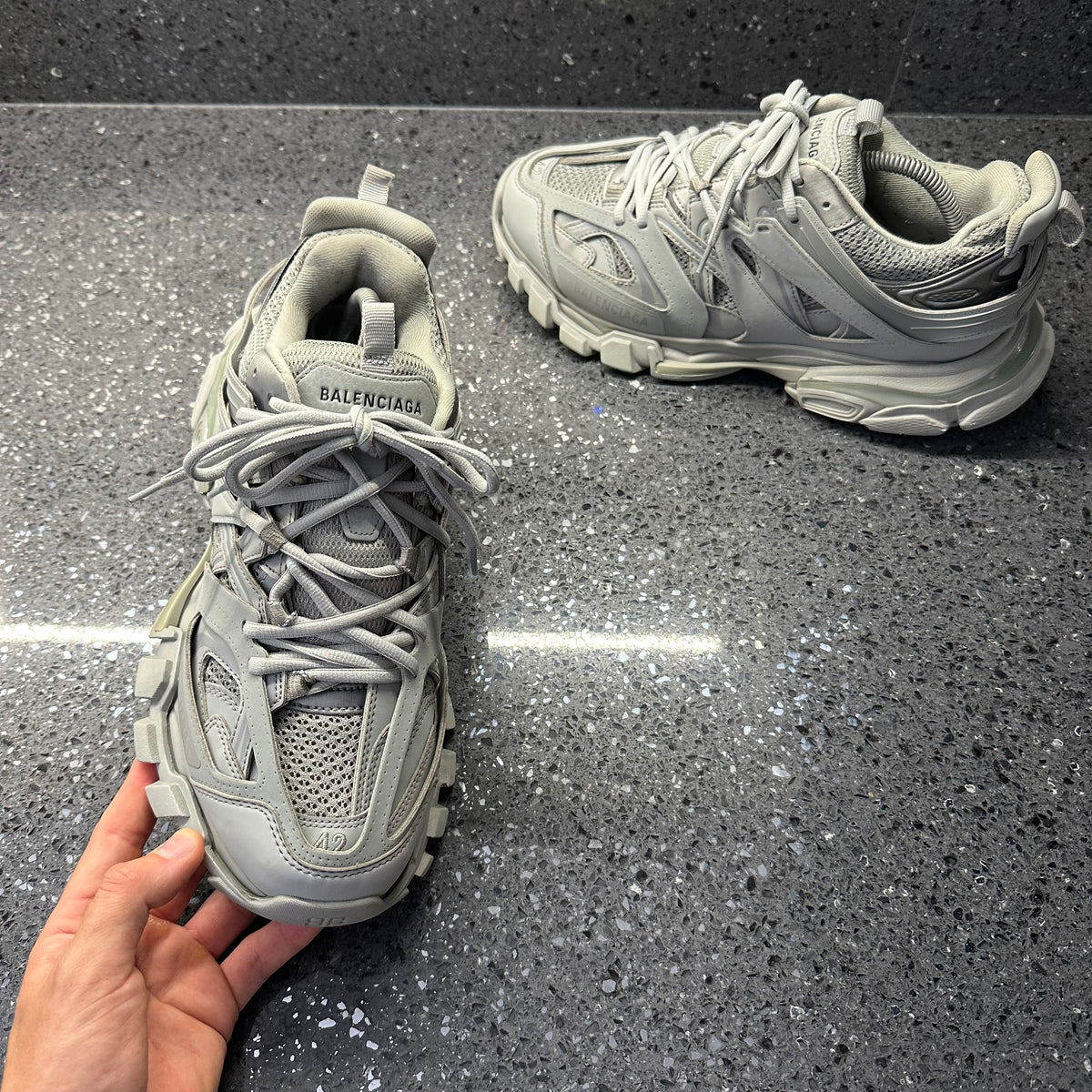 BALENCIAGA MENS TRACK GREY EU 42 (FIT A UK 8.5) – Lovedkicks