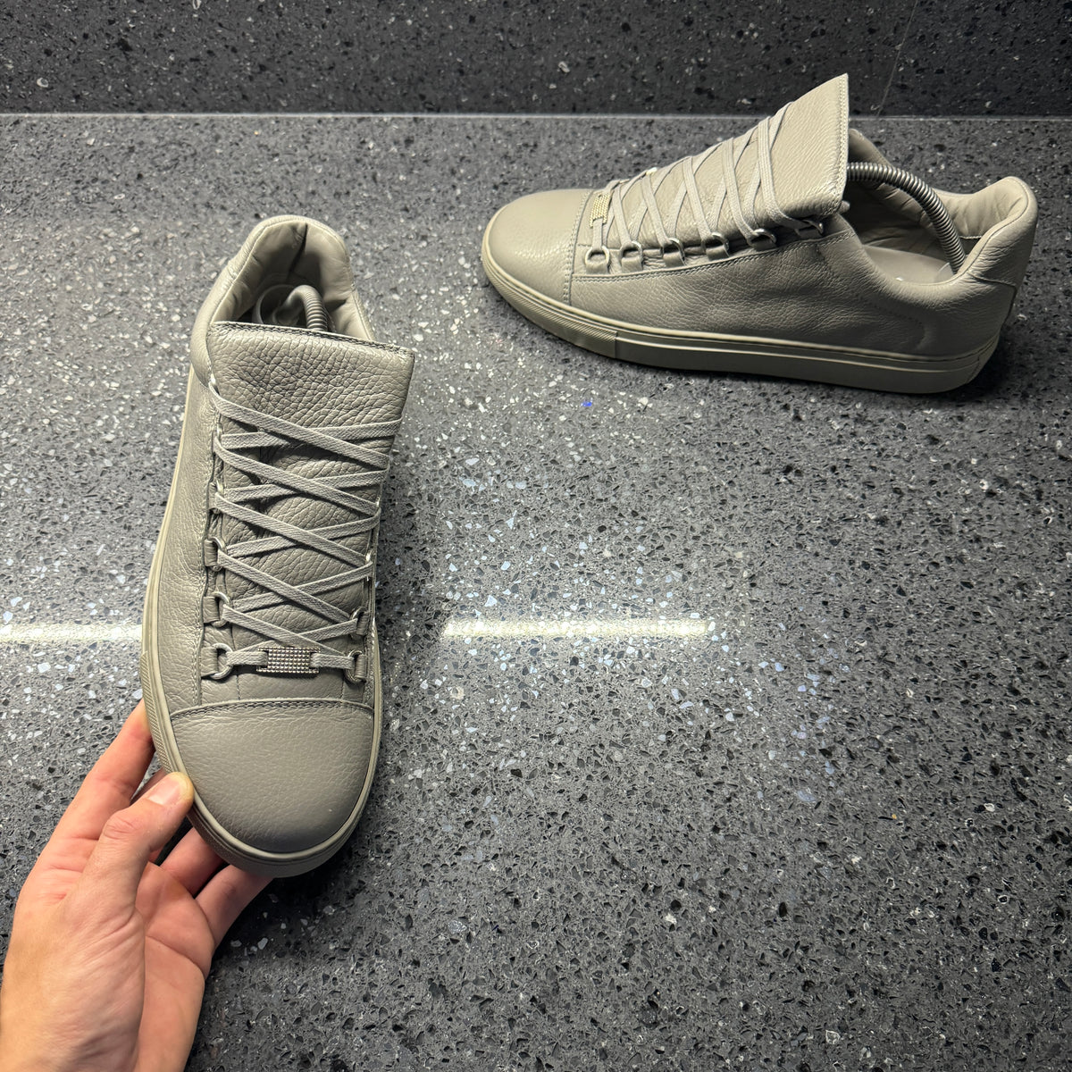 BALENCIAGA MENS ARENA GREY EU 42 (FIT A UK 9) – Lovedkicks