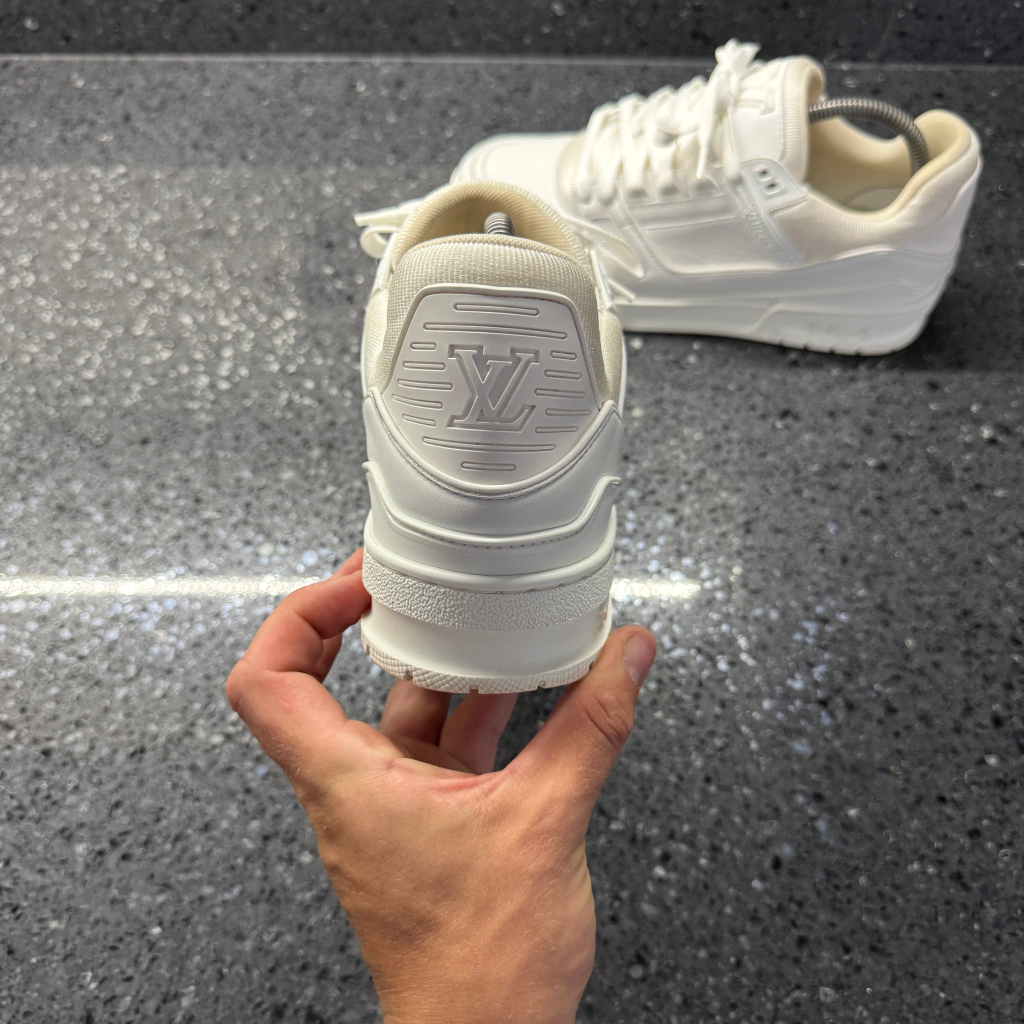LOUIS VUITTON LV TRAINERS WHITE EU 39 (FIT A UK 6) – Lovedkicks