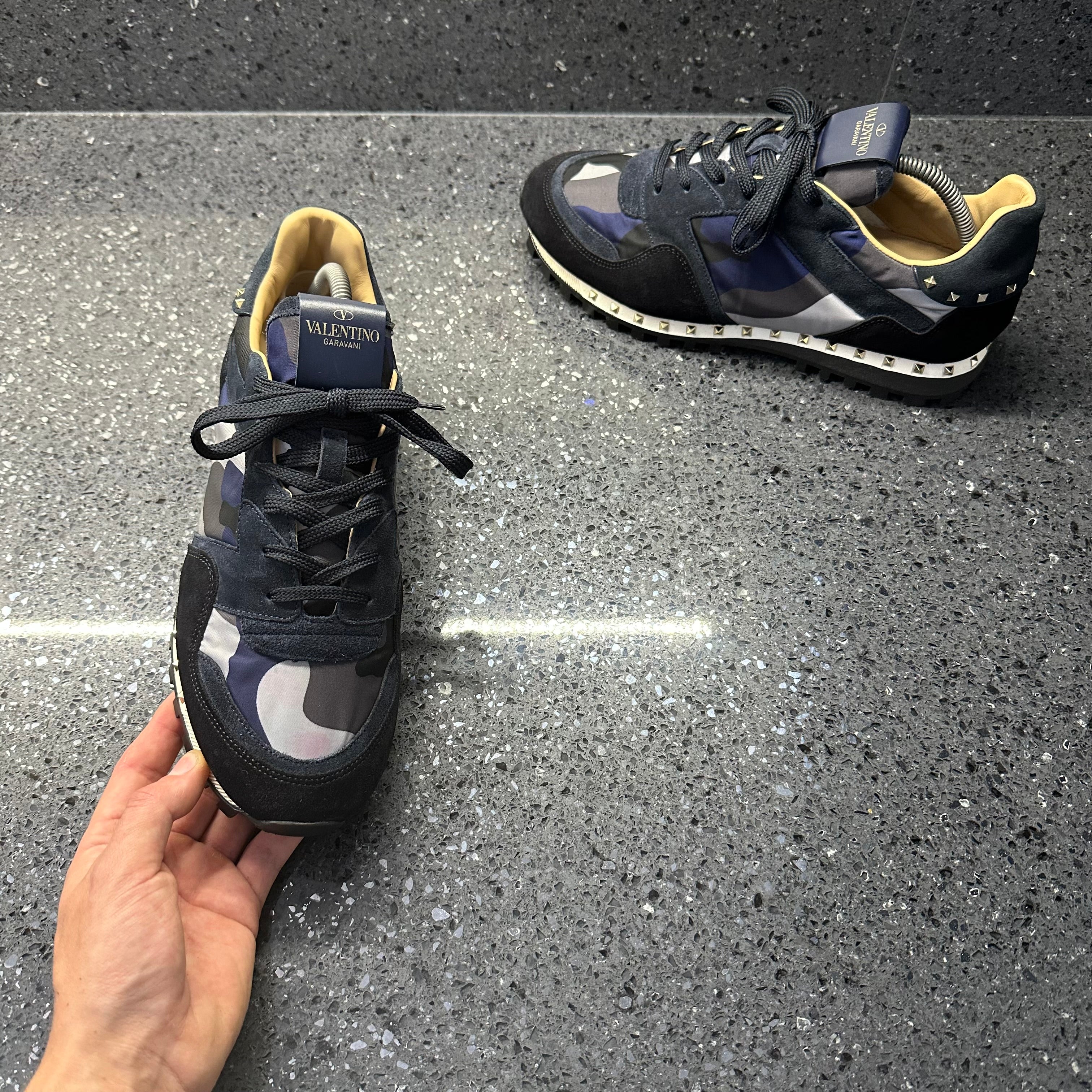 Mens navy valentino clearance trainers