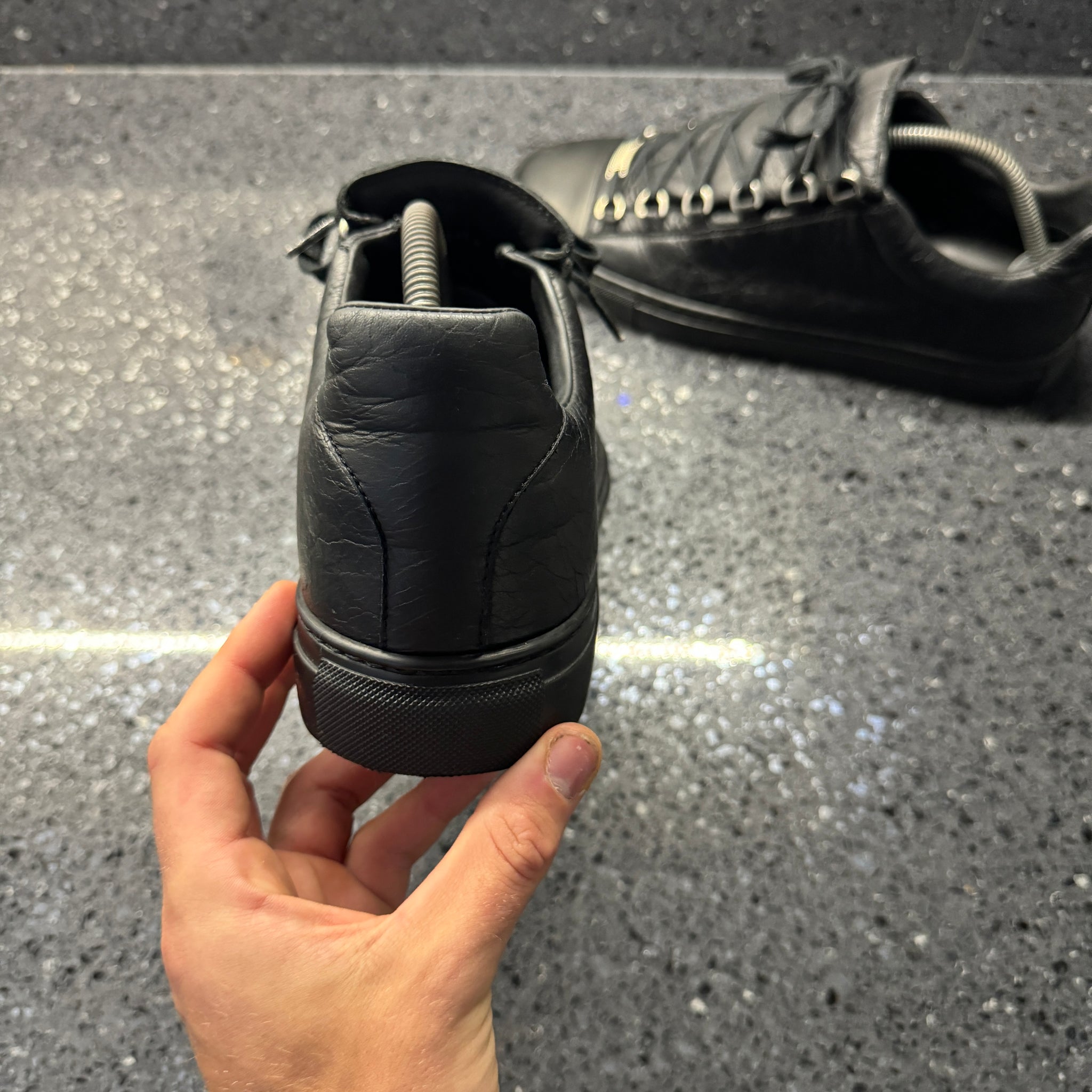 BALENCIAGA MENS ARENA BLACK EU 41 (FIT A UK 8) – Lovedkicks