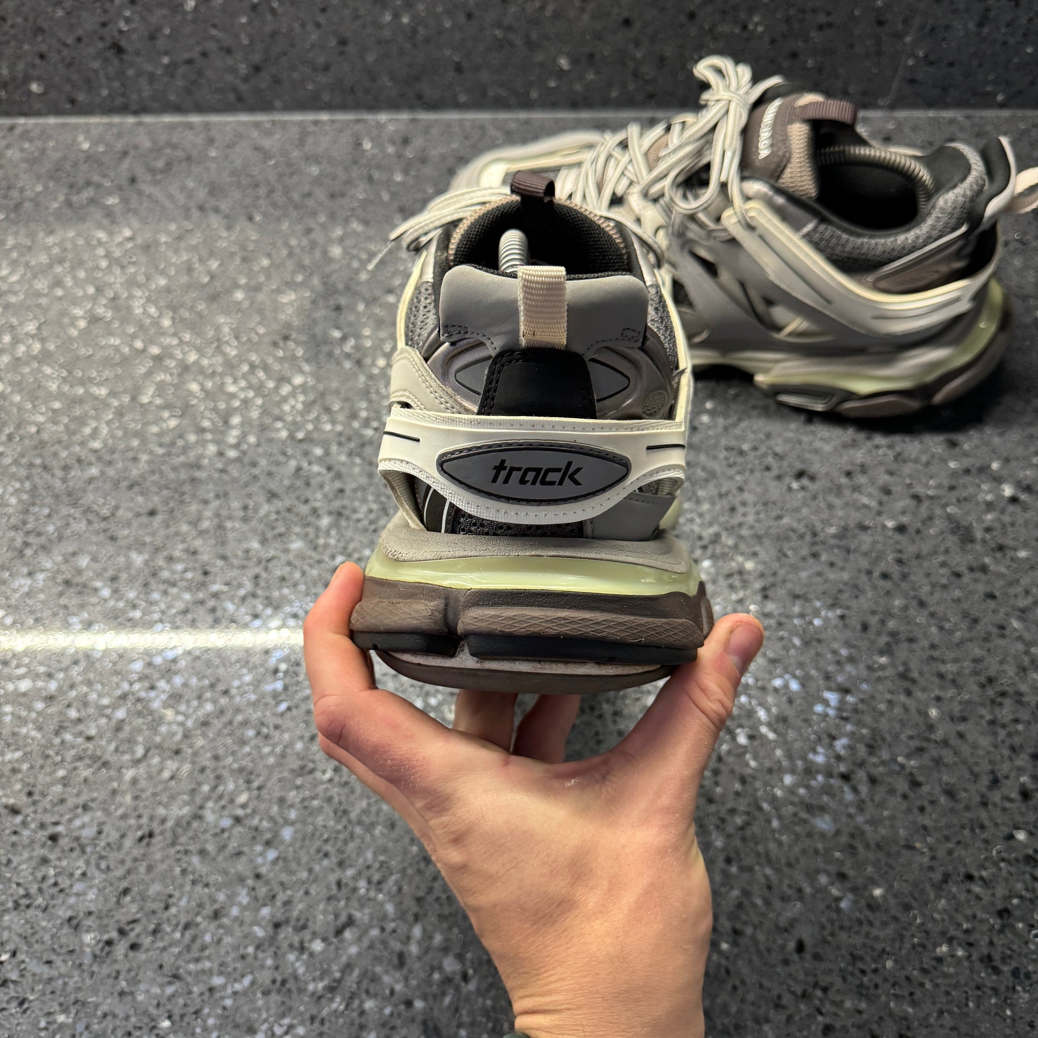 BALENCIAGA MENS TRACK GREY EU 41 (FIT A UK 7 / 7.5) – Lovedkicks