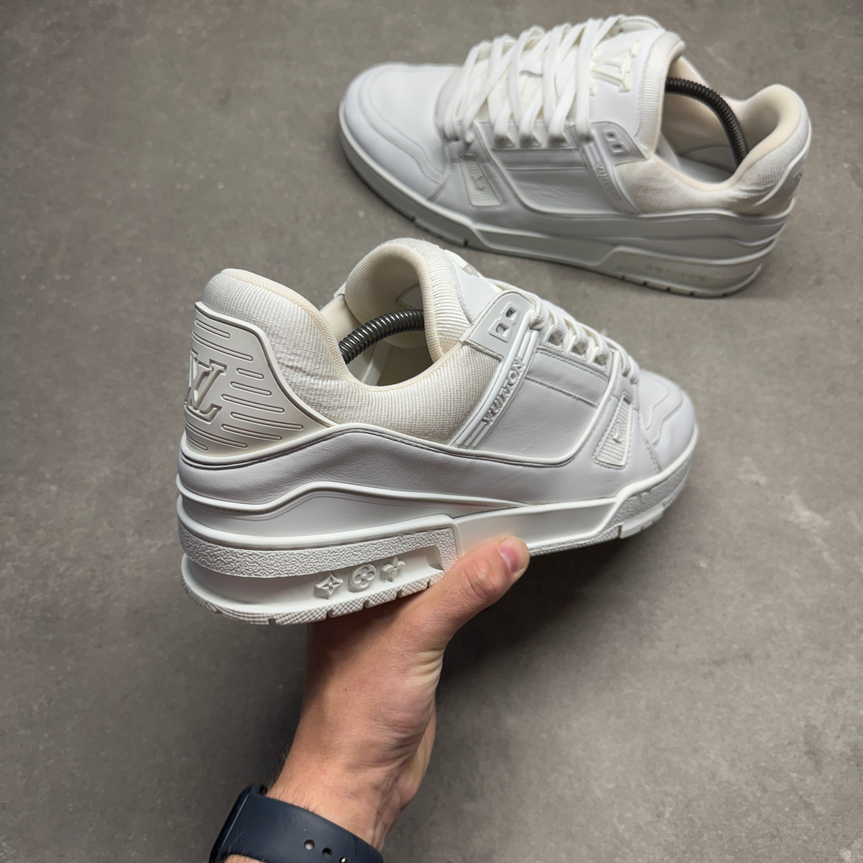 LOUIS VUITTON LV TRAINERS WHITE EU 43 (FIT A UK 10) – Lovedkicks