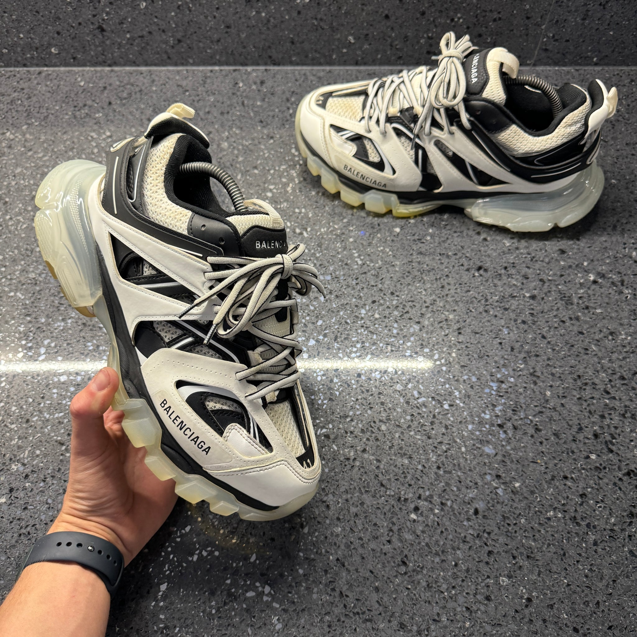 BALENCIAGA MENS TRACK WHITE EU 41 (FIT A UK 7 / 7.5) – Lovedkicks