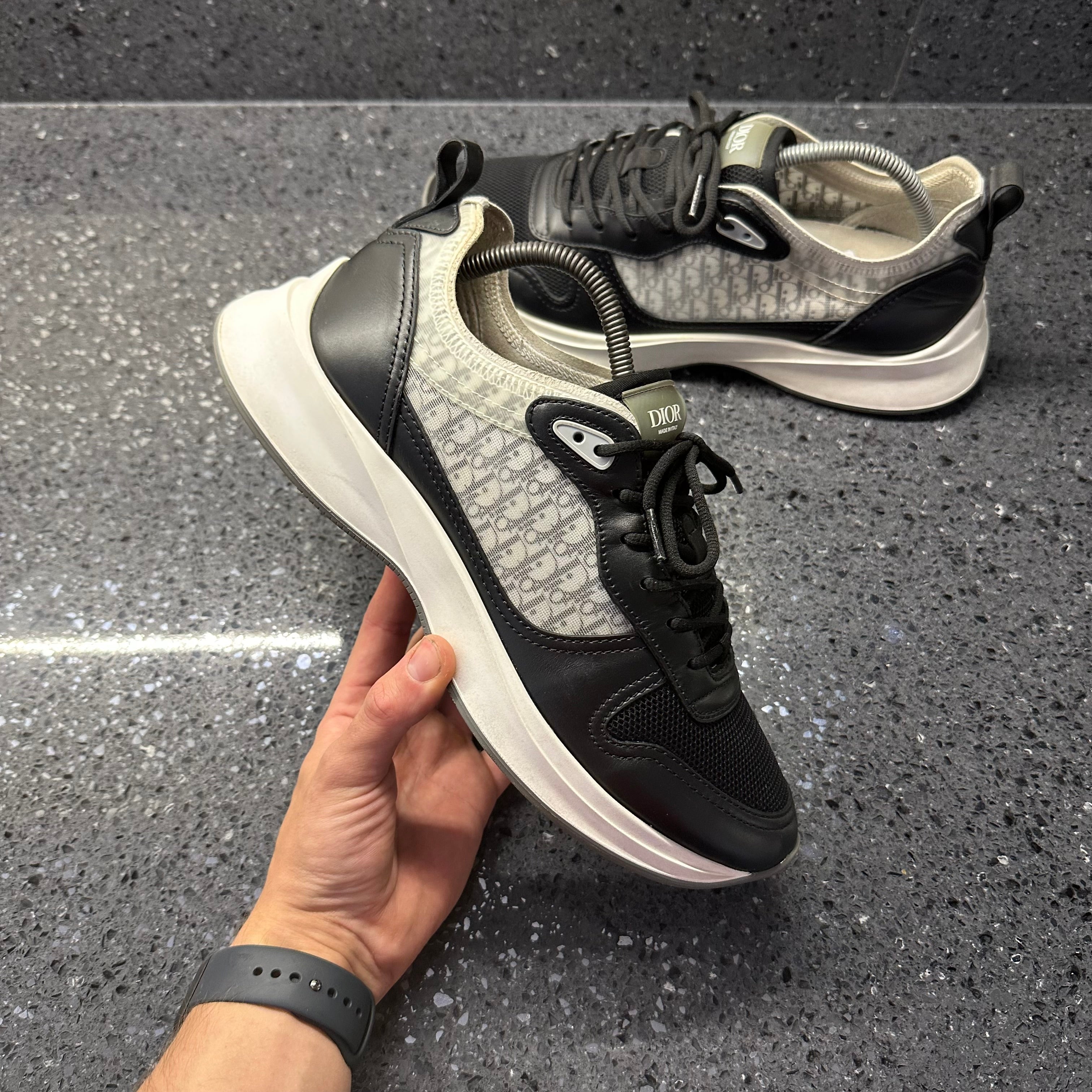 DIOR B25 MENS BLACK EU 43 (FIT A UK 9)