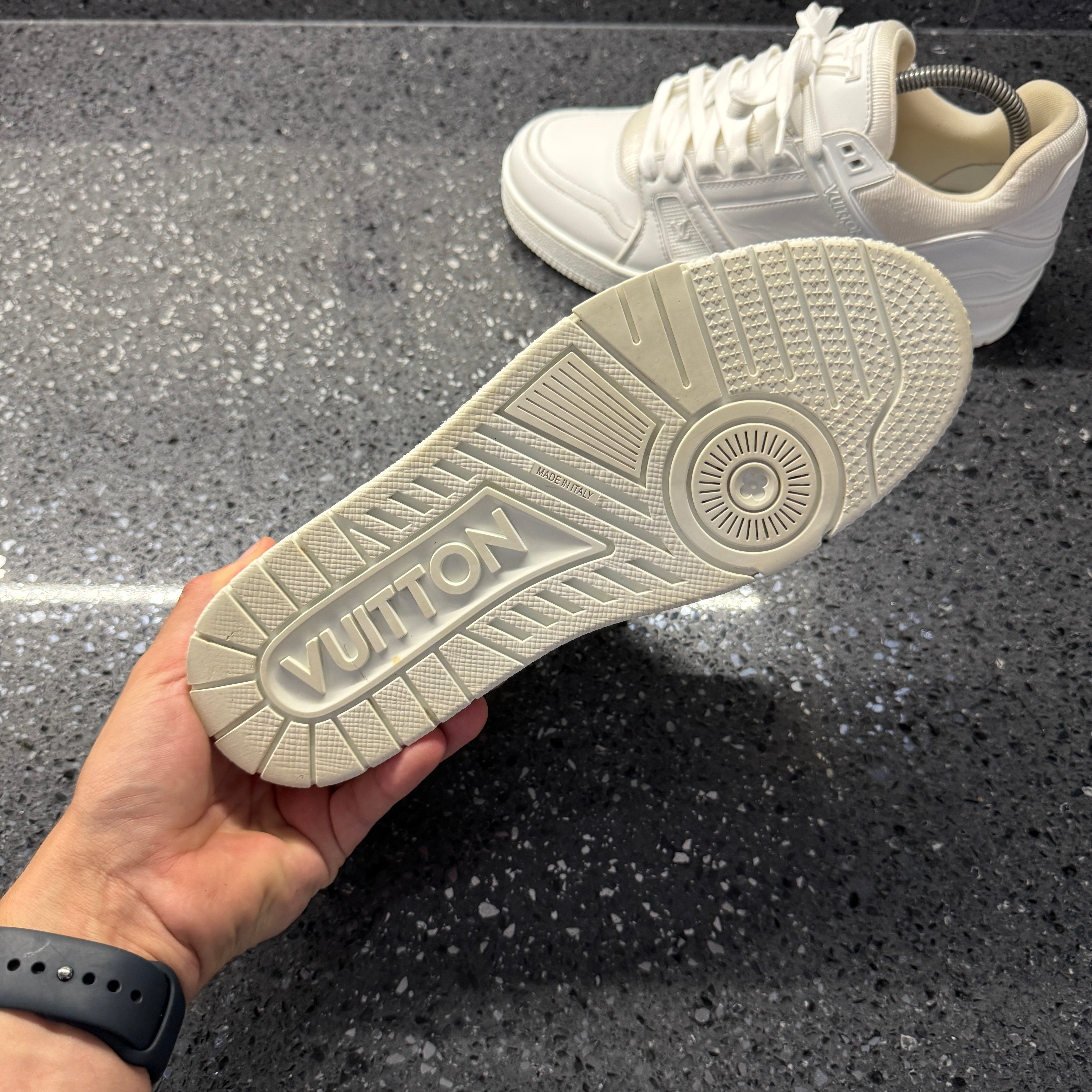 LOUIS VUITTON LV TRAINERS WHITE EU 39 (FIT A UK 6) – Lovedkicks