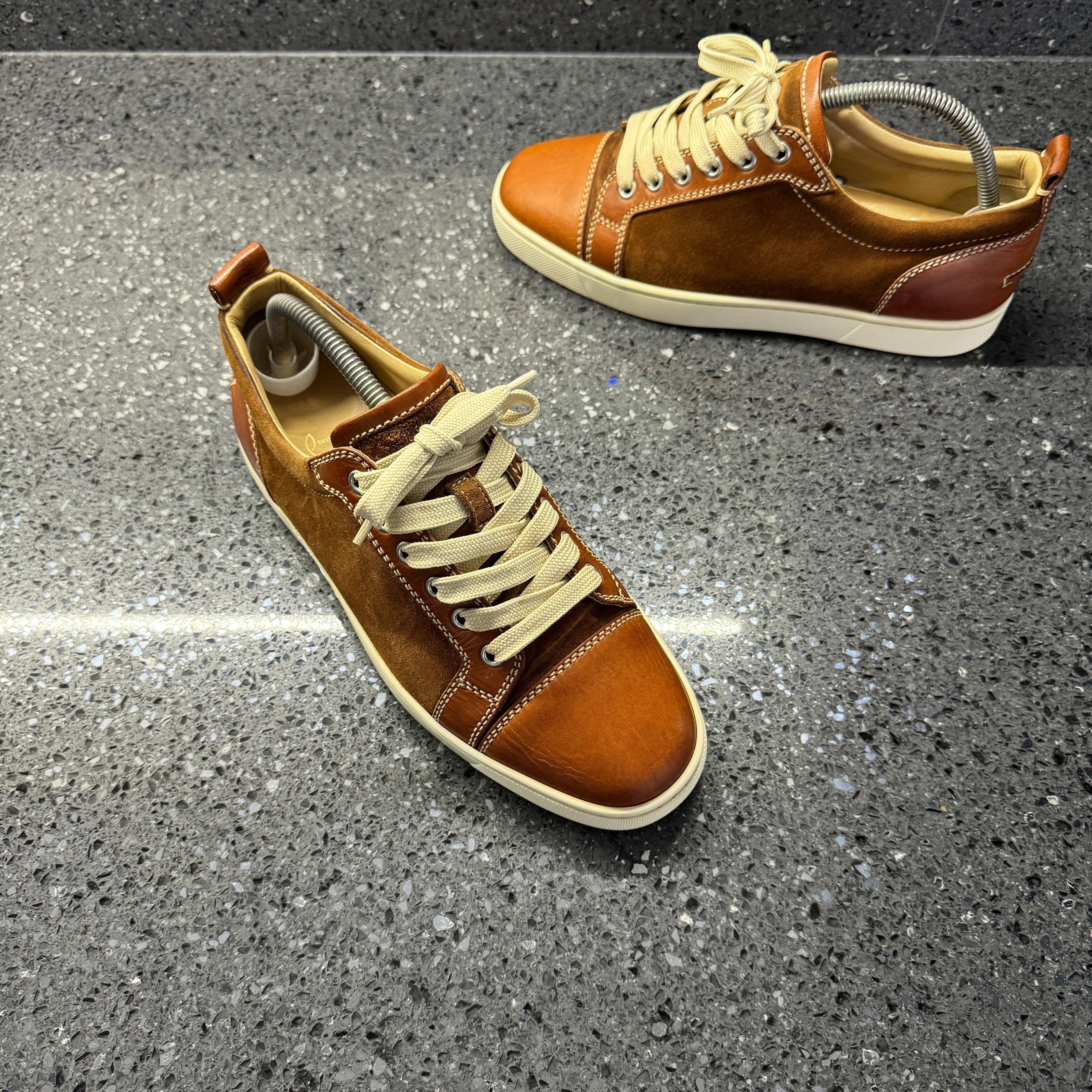 Christian Louboutin Louis Junior レザースニーカー ブラウン Christian Louboutin Pre-Loved Louis Junior Spikes sneakers