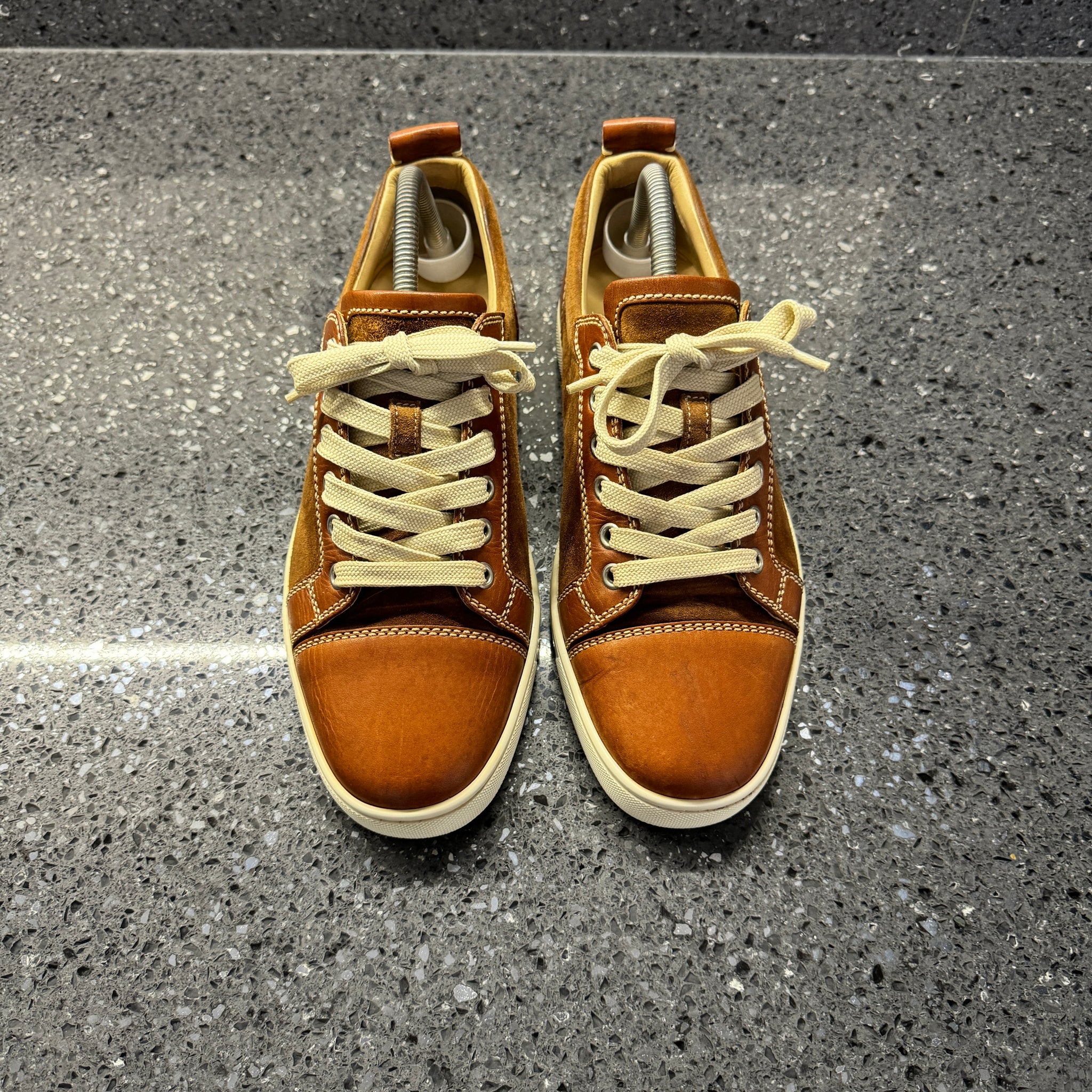 CHRISTIAN LOUBOUTIN MENS LOUIS JUNIORS BROWN EU 40 (FIT A UK