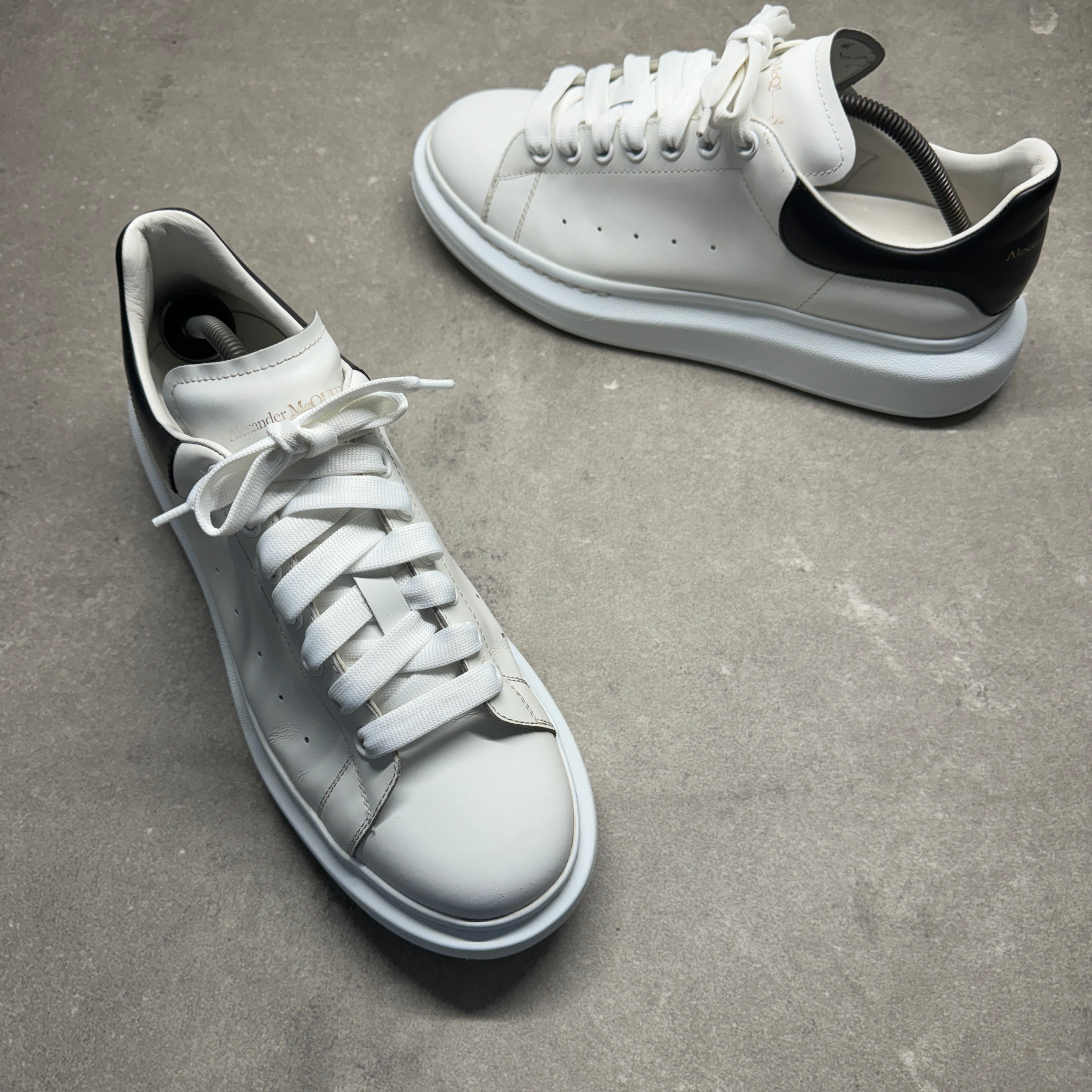ALEXANDER MCQUEEN OVERSIZED SNEAKER WHITE EU 44 (FIT A UK 10