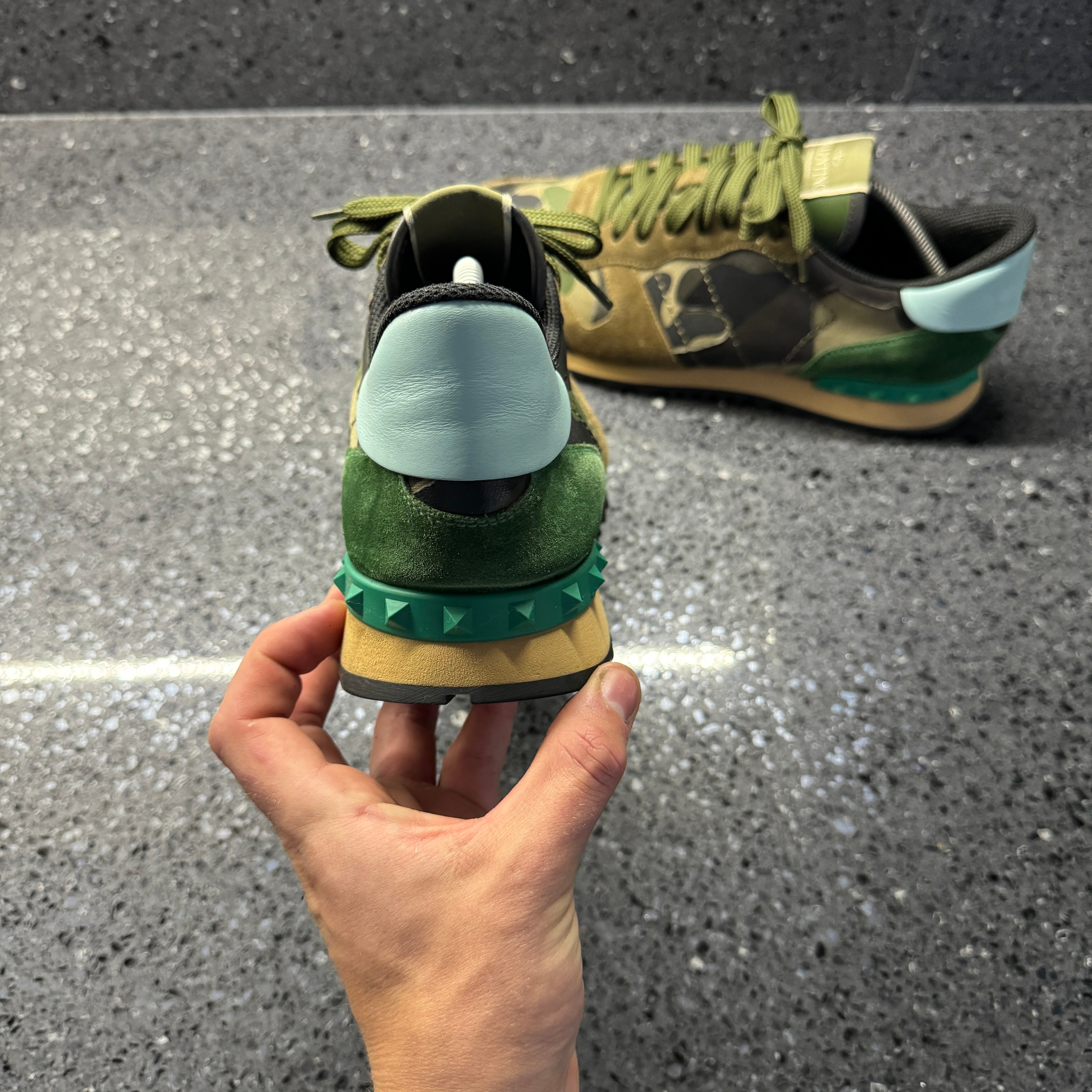 VALENTINO MENS ROCKRUNNER GREEN EU 43 (FIT A UK 10)