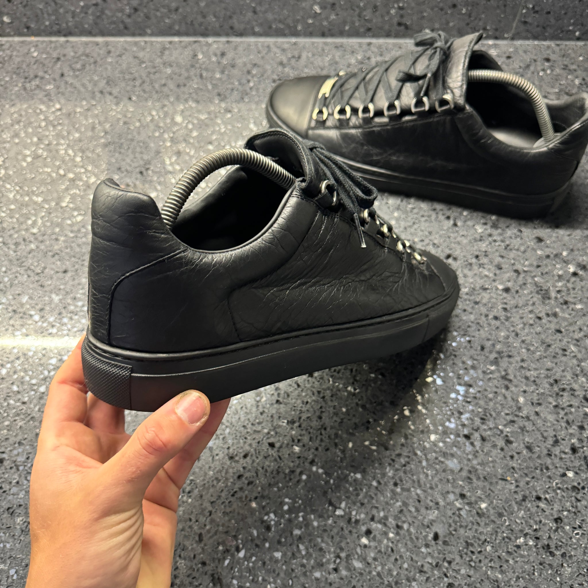 BALENCIAGA MENS ARENA BLACK EU 41 (FIT A UK 8) – Lovedkicks BALENCIAGA MENS ARENA BLACK EU 41 (FIT A UK 8) – Lovedkicks