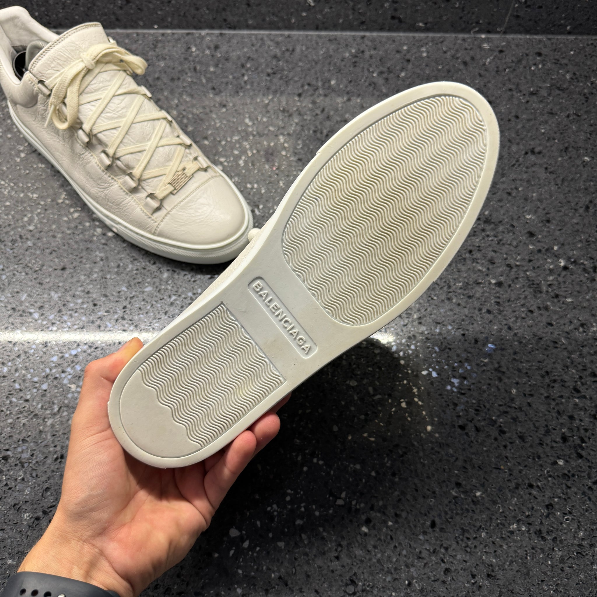 BALENCIAGA MENS ARENA WHITE EU 41 (FIT A UK 8) – Lovedkicks