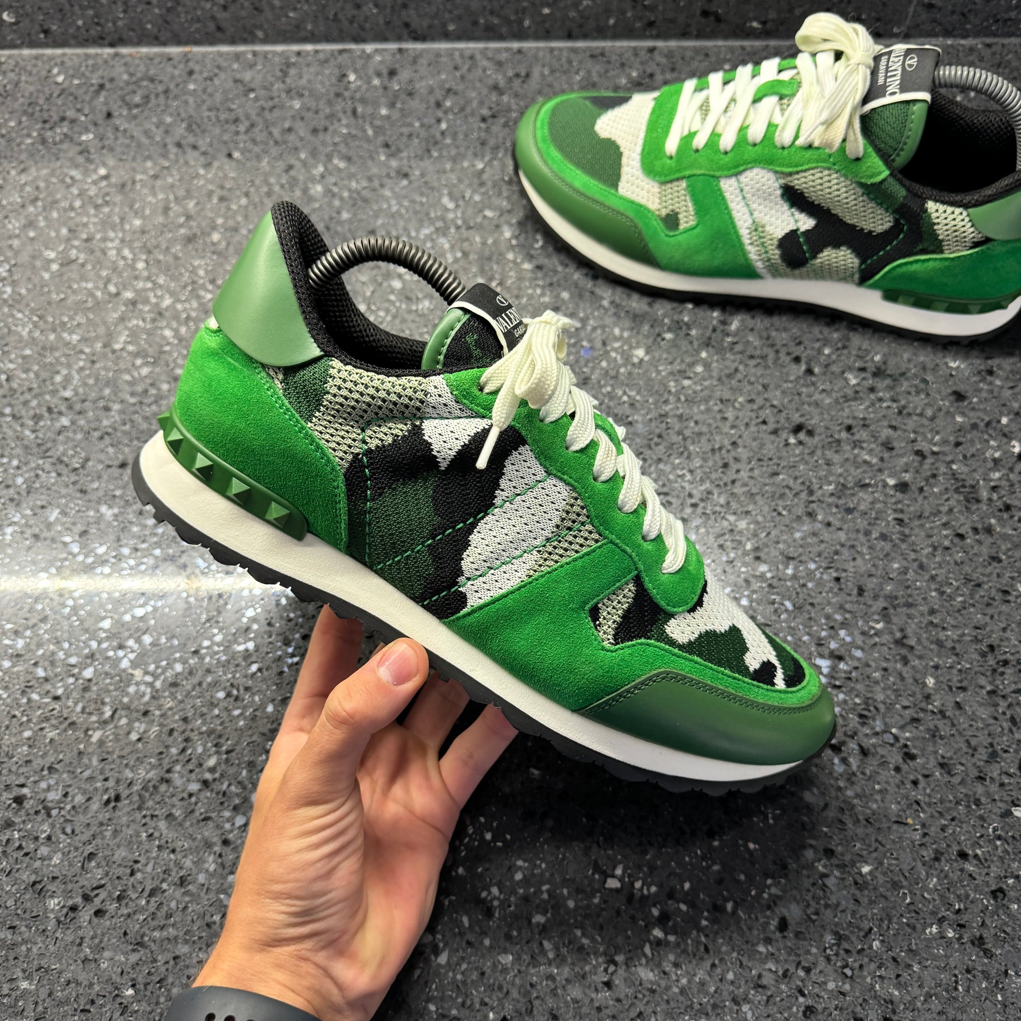 Valentino Garavani★グリーン Rockrunner スニーカー VALENTINO MENS ROCKRUNNER GREEN EU 40 (FIT A UK 7) – Lovedkicks