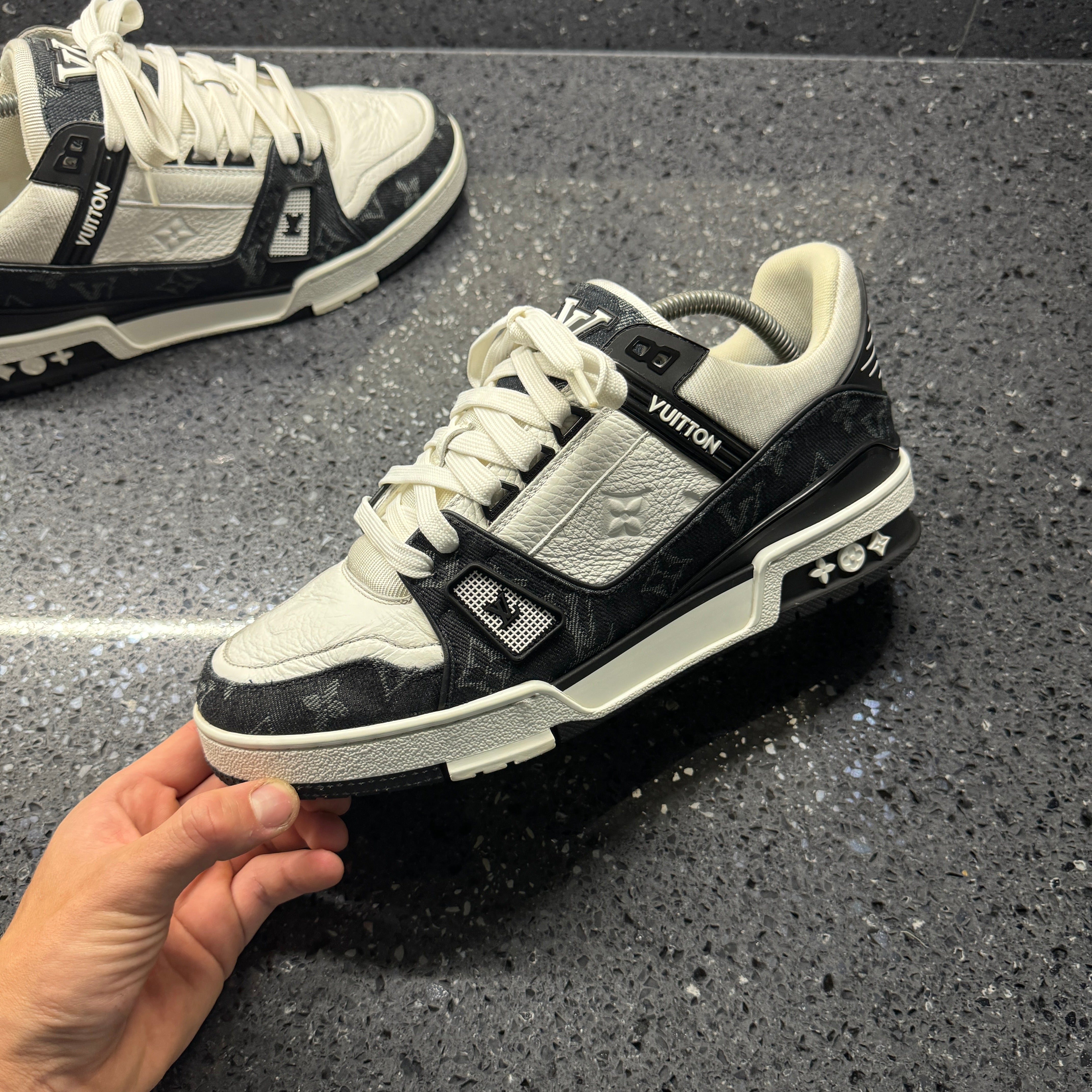 LOUIS VUITTON LV TRAINERS BLACK EU 41 (FIT A UK 8) – Lovedkicks 