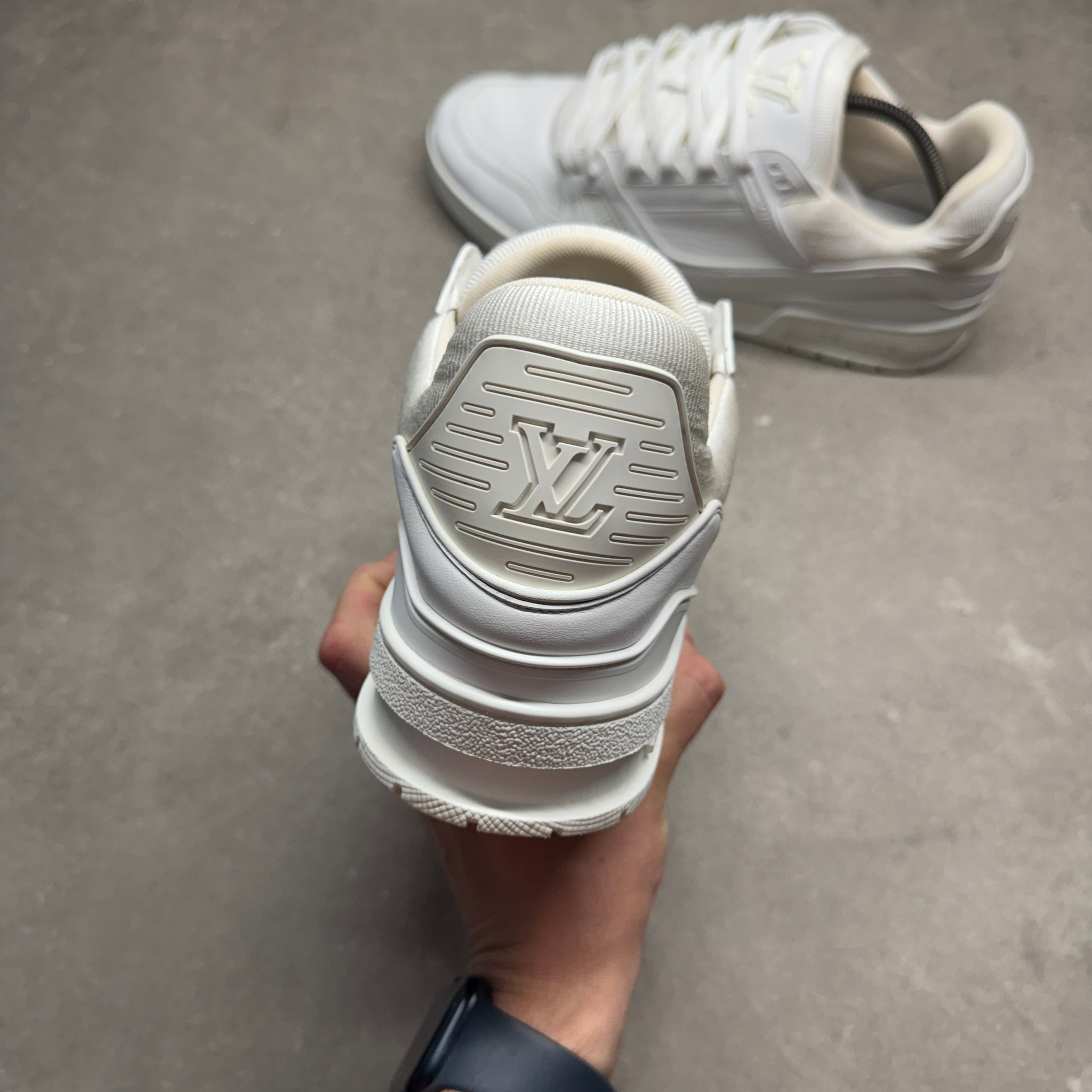 LOUIS VUITTON LV TRAINERS WHITE EU 43 (FIT A UK 10) – Lovedkicks