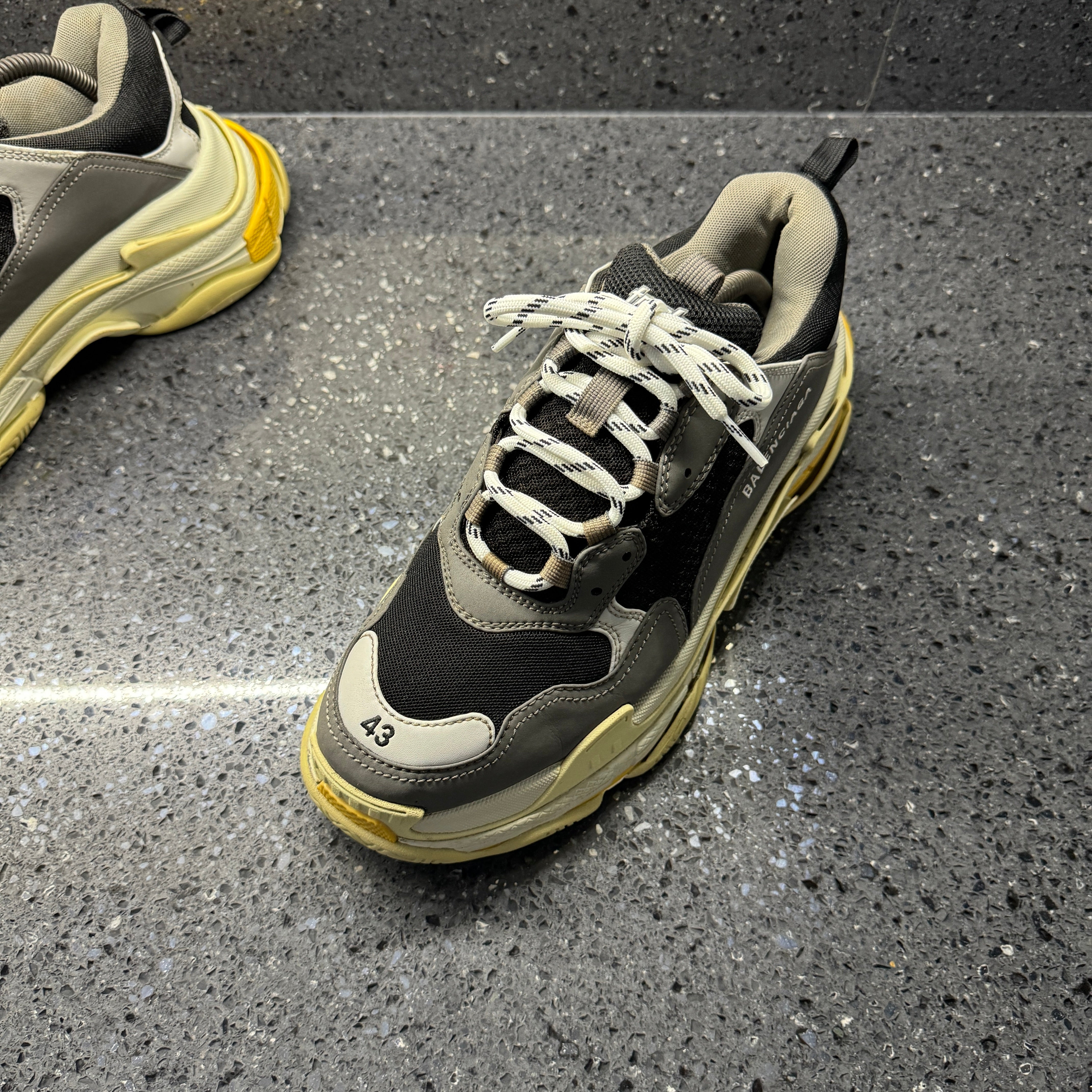 BALENCIAGA MENS TRIPLE S GREY EU 43 (FIT A UK 10) - Main Image