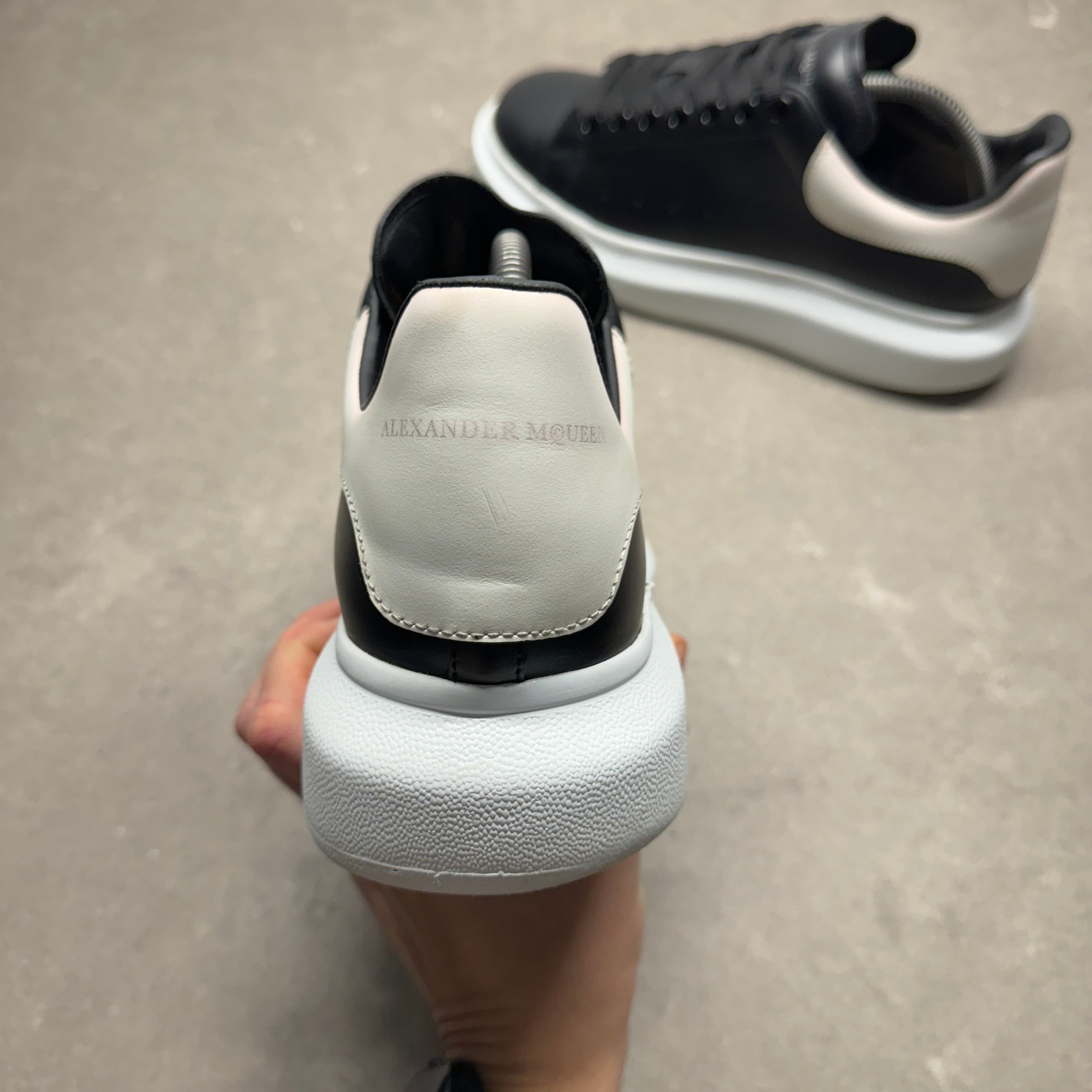 ALEXANDER MCQUEEN OVERSIZED SNEAKER BLACK EU 40 (FIT A UK 7)