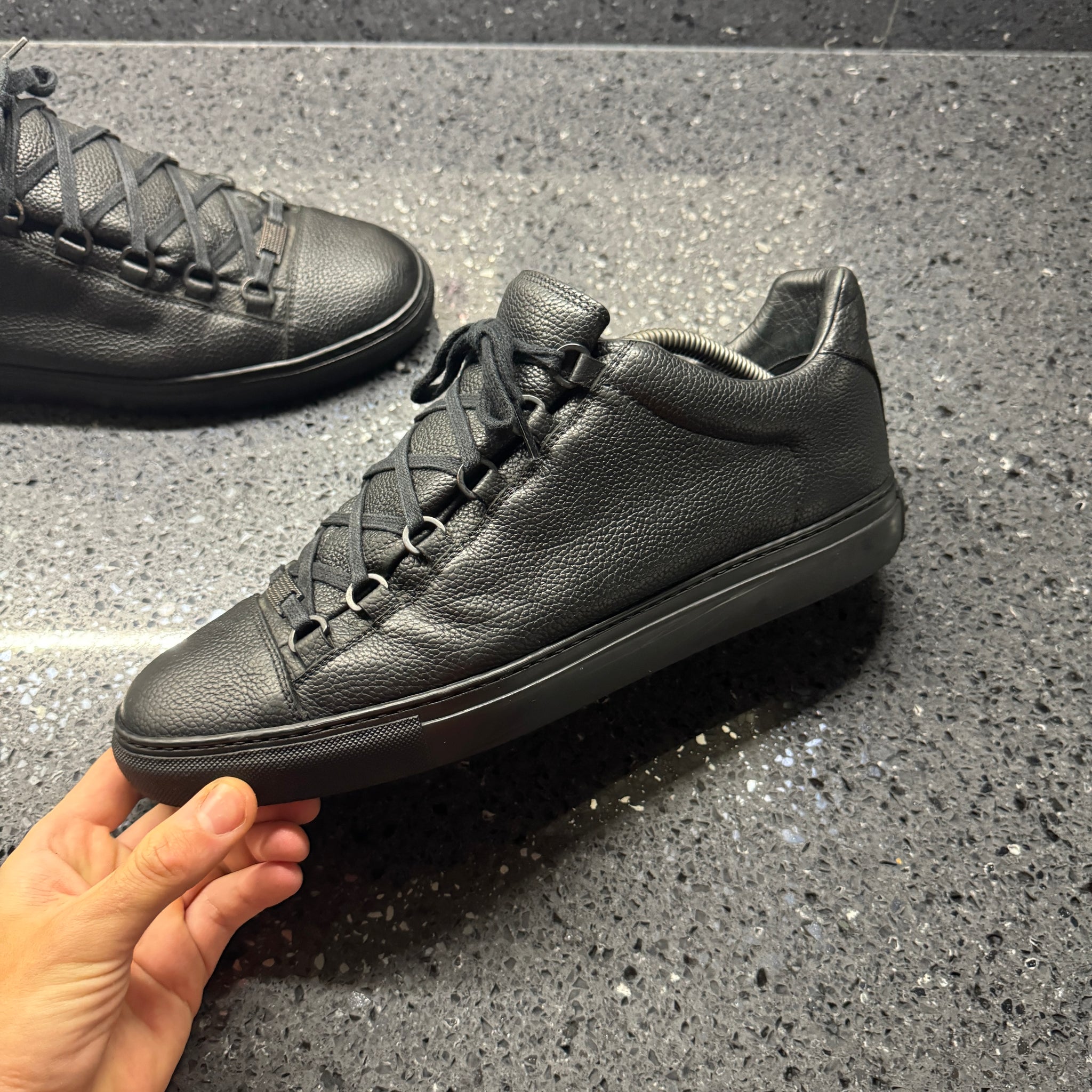 BALENCIAGA MENS ARENA BLACK EU 43 (FIT A UK 10) – Lovedkicks