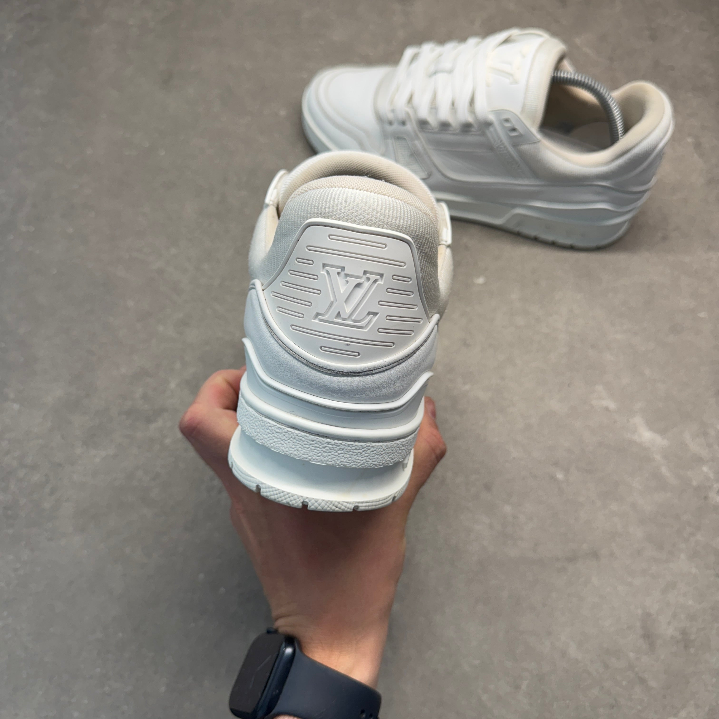 LOUIS VUITTON LV TRAINERS WHITE EU 40.5 (FIT A UK 7 / 7.5