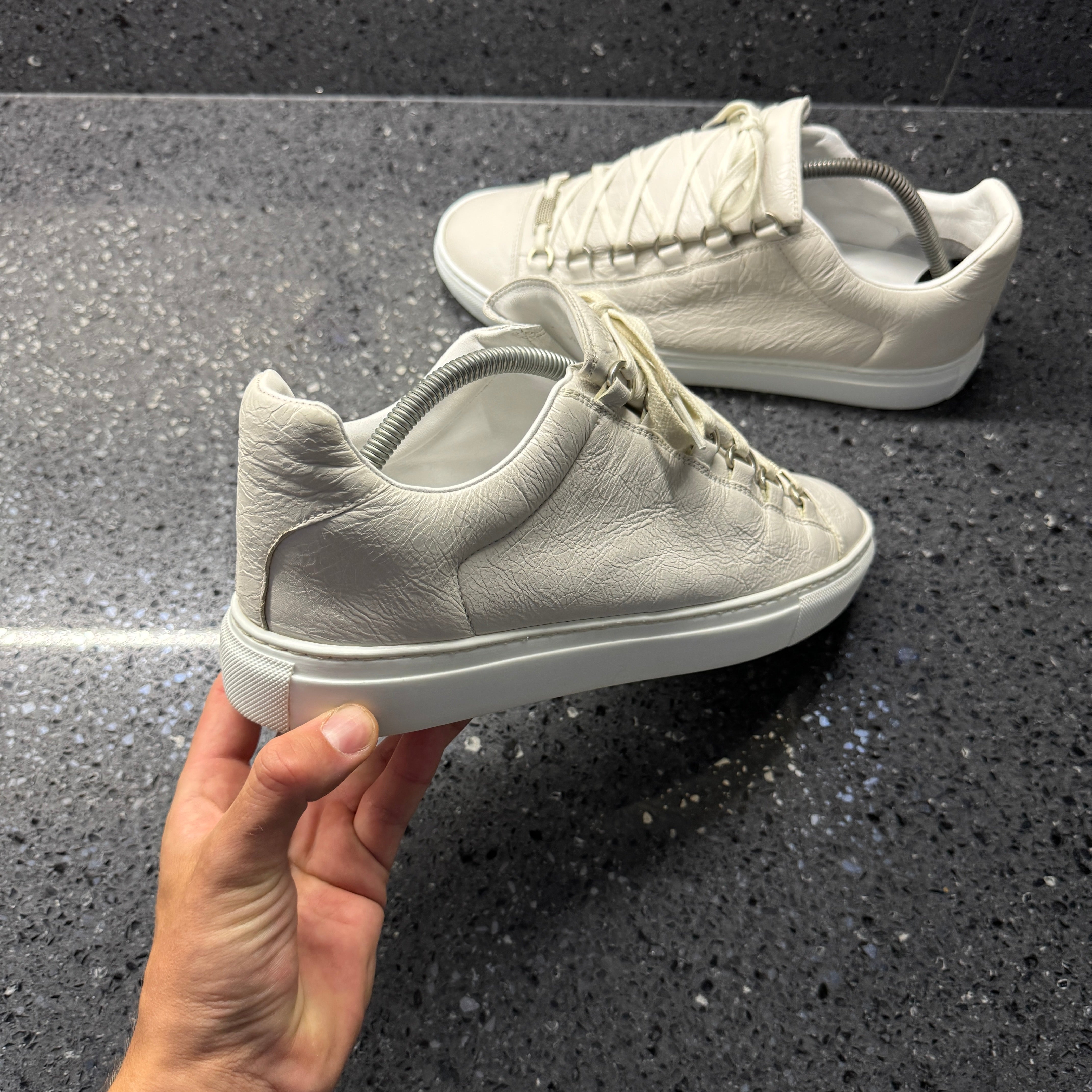 BALENCIAGA MENS ARENA WHITE EU 41 (FIT A UK 8)