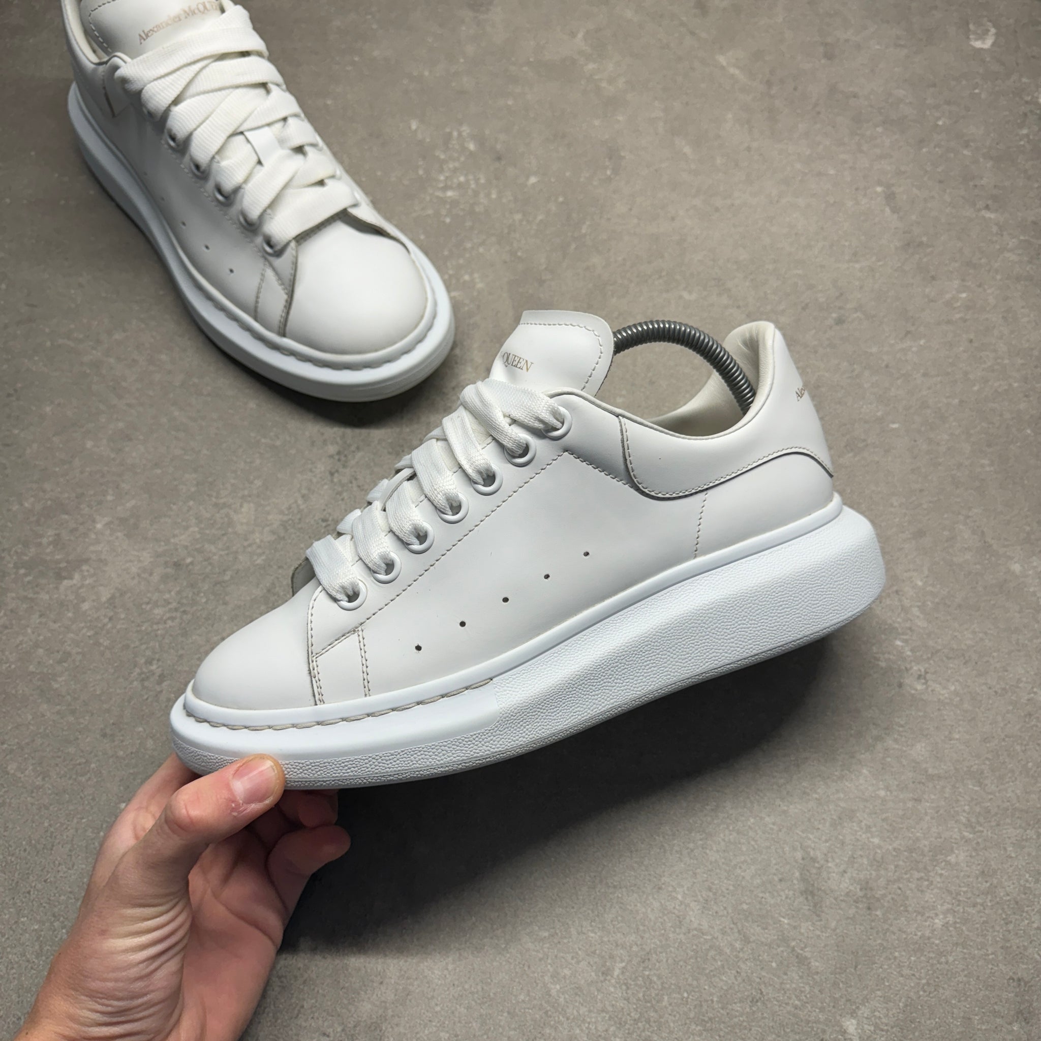 ALEXANDER MCQUEEN OVERSIZED SNEAKER WHITE EU 40 (FIT A UK 7
