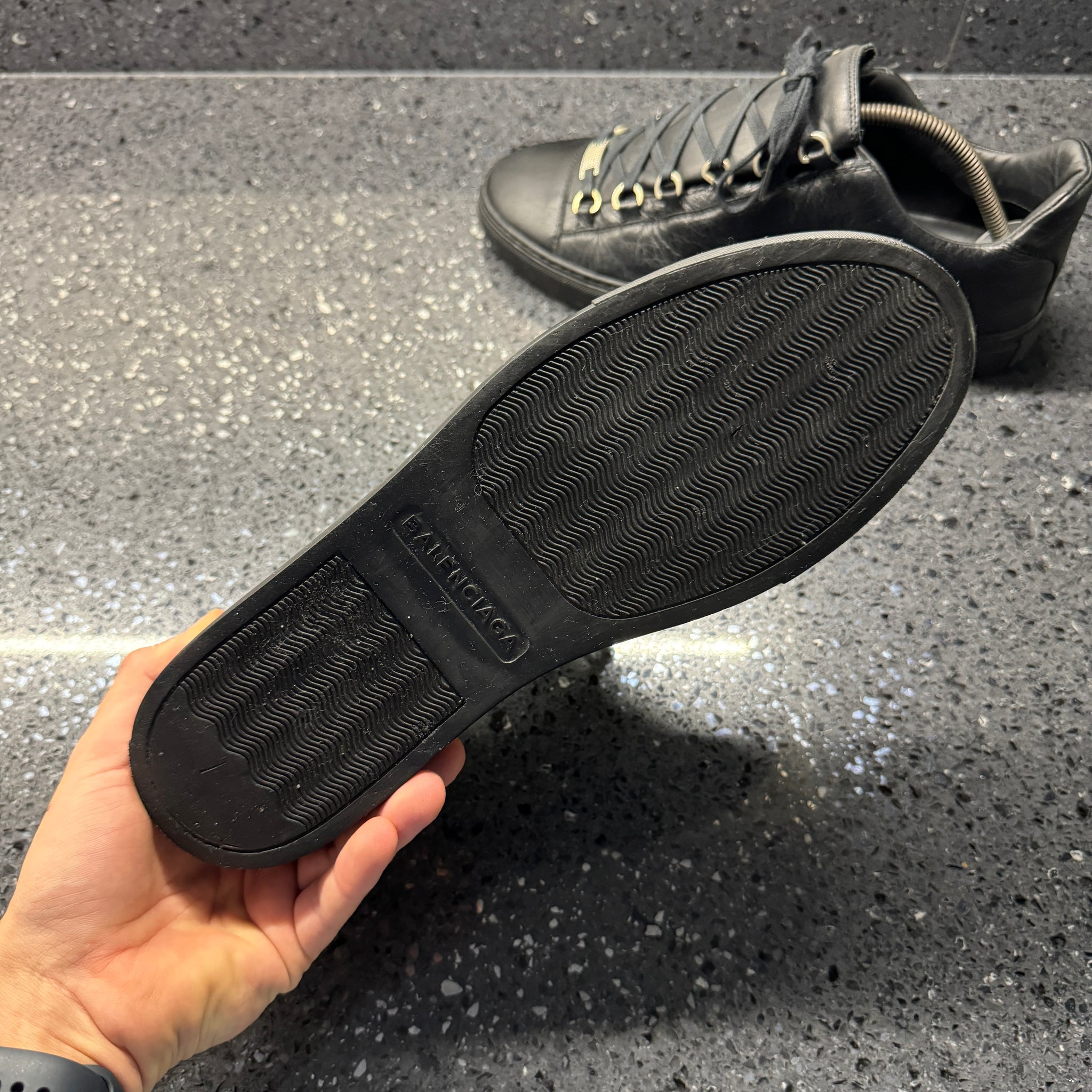 BALENCIAGA MENS ARENA BLACK EU 41 (FIT A UK 8) – Lovedkicks BALENCIAGA MENS ARENA BLACK EU 41 (FIT A UK 8) – Lovedkicks