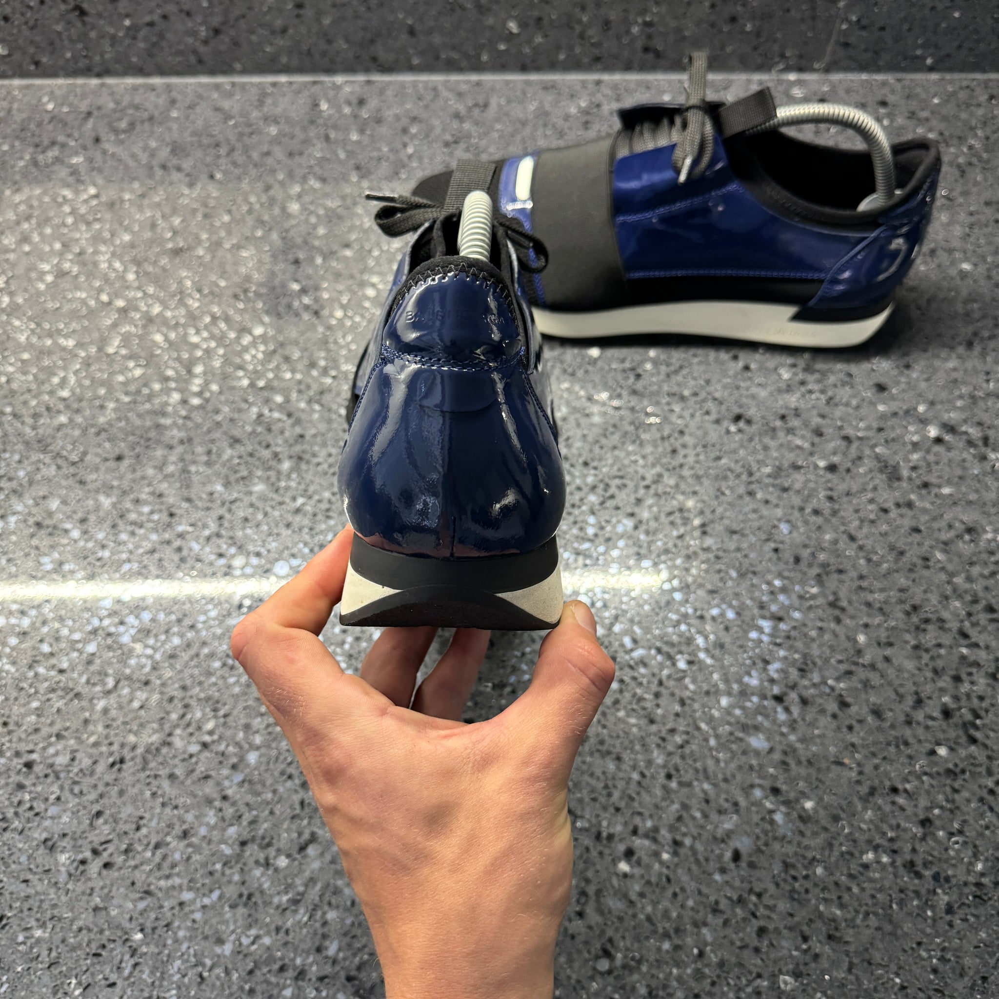 BALENCIAGA MENS RACE RUNNER NAVY EU 41 (FIT A UK 7 / 7.5) – Lovedkicks