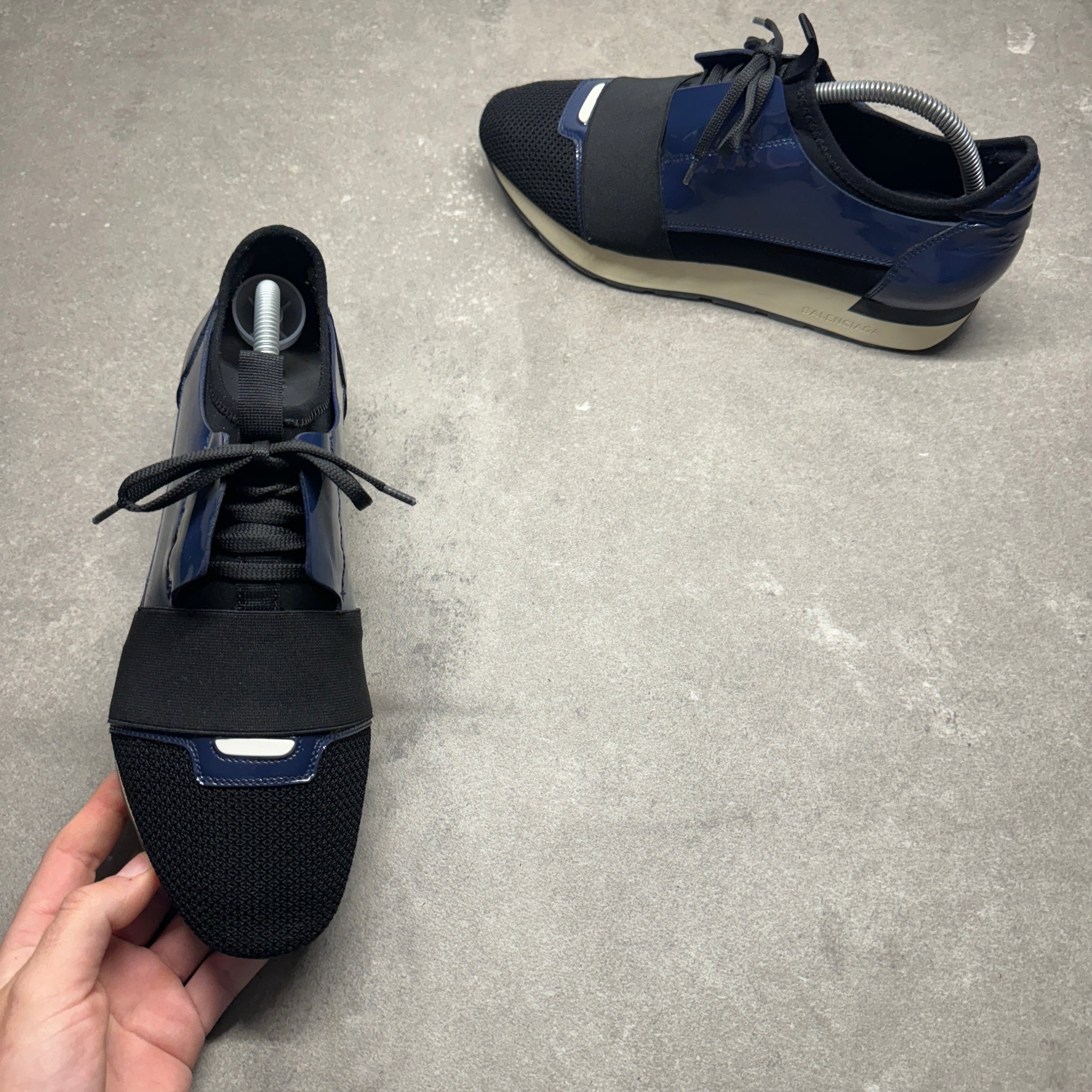 BALENCIAGA MENS RUNNERS NAVY EU 41 (FIT A UK