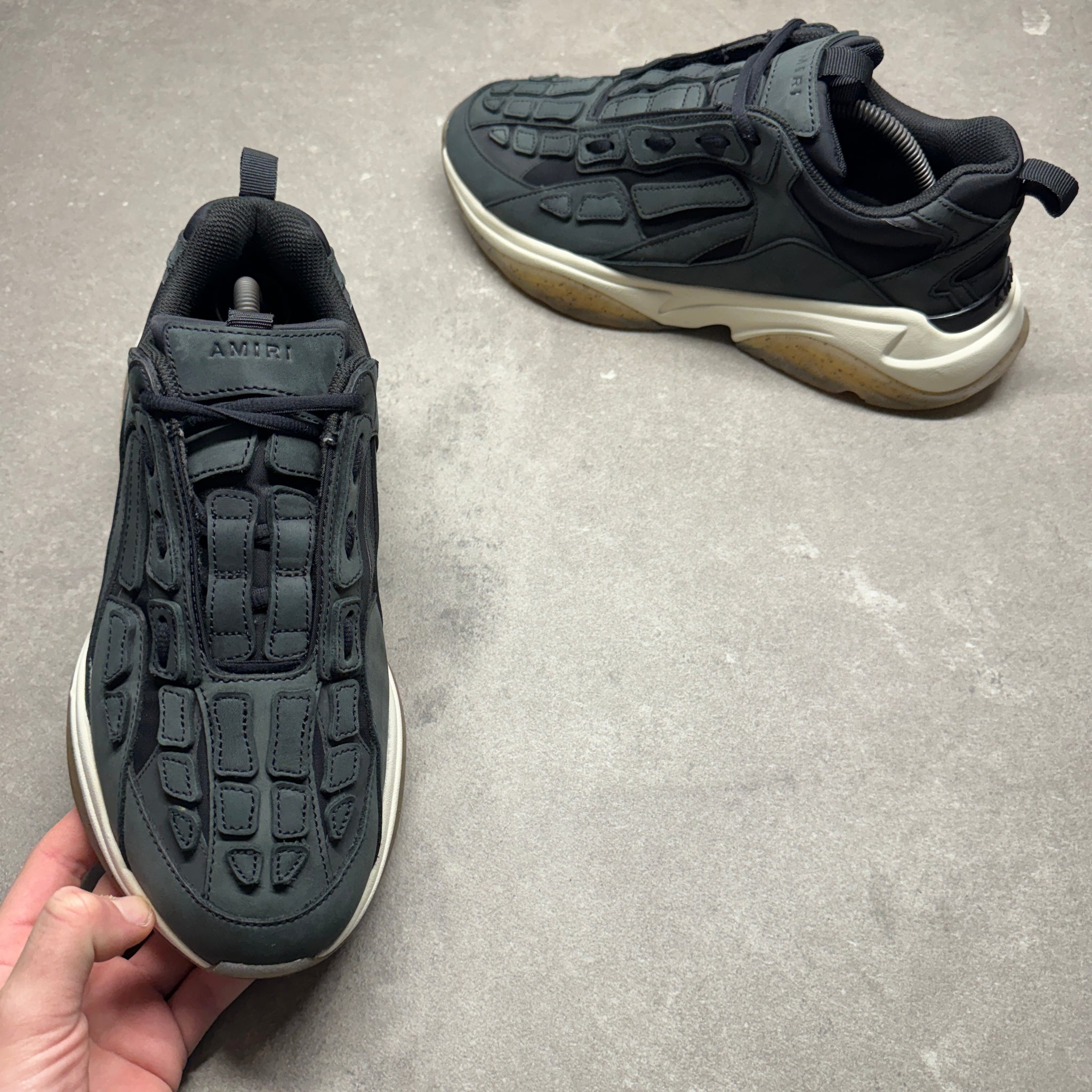 【関税込み】AMIRI ブラック Bone ランニングスニーカー AMIRI Bone Runner スニーカー | ブラック | FARFETCH JP