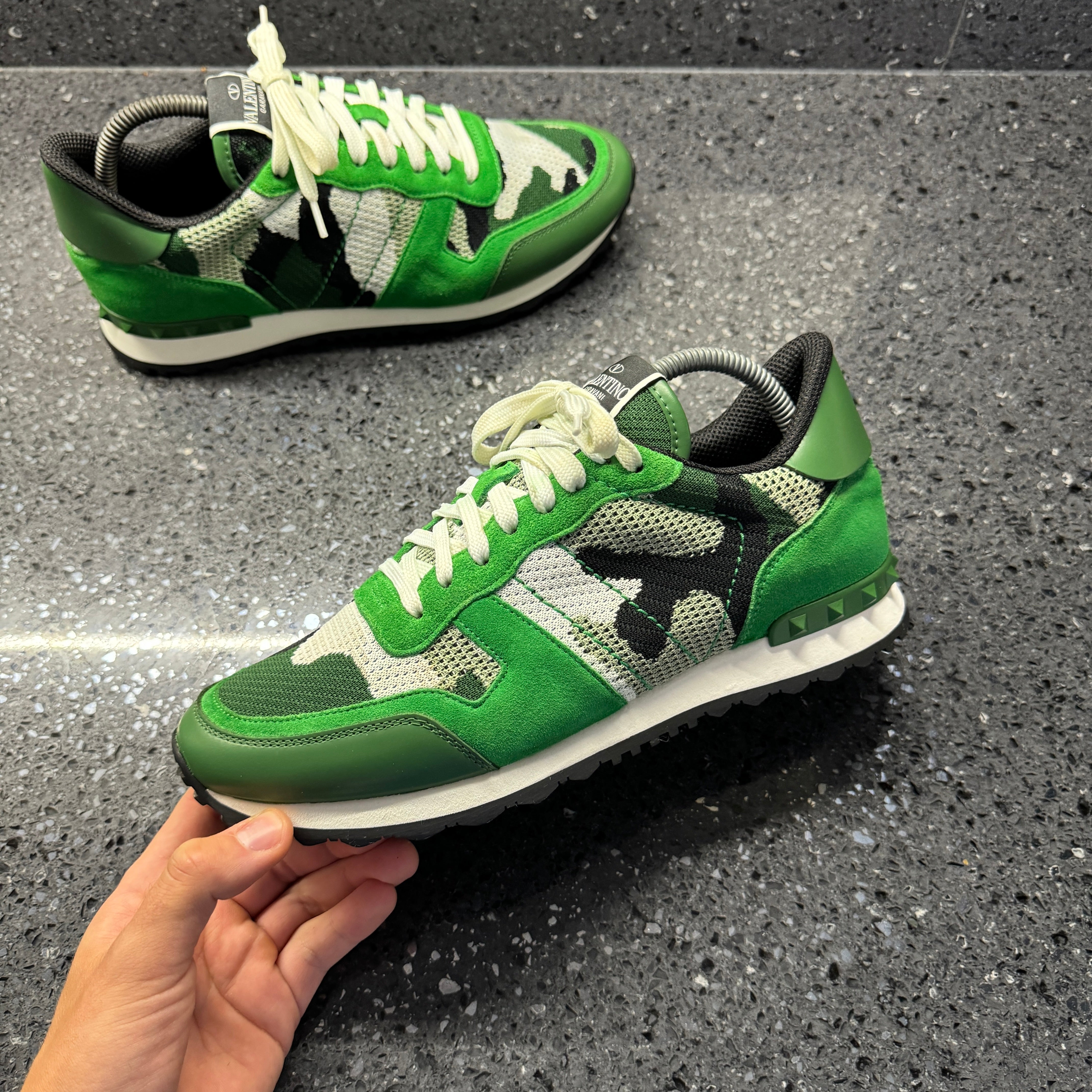 VALENTINO MENS ROCKRUNNER GREEN EU 40 (FIT A UK 7)