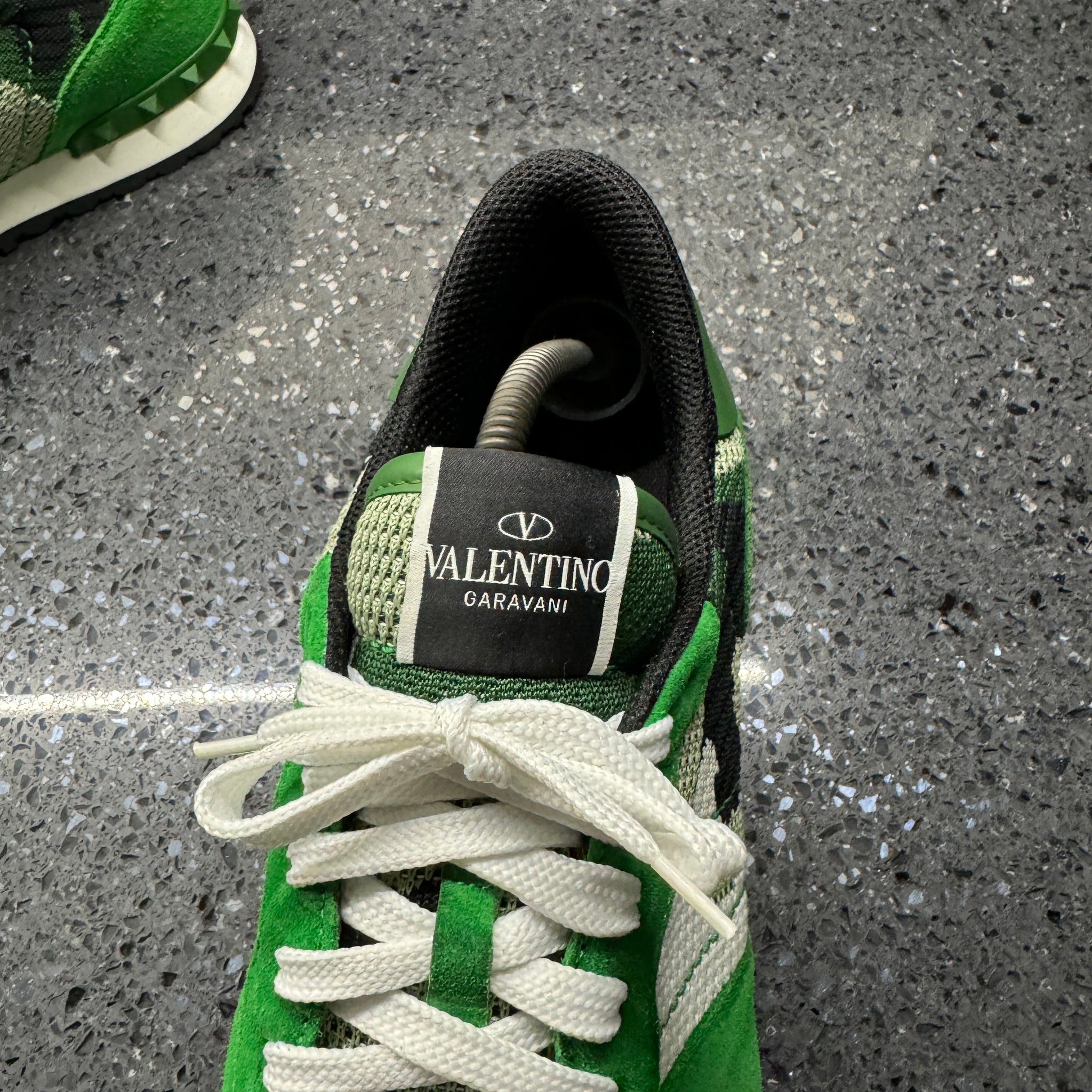 Valentino Garavani★グリーン Rockrunner スニーカー Valentino Garavaniのグリーン Rockrunner スニーカーがセール中