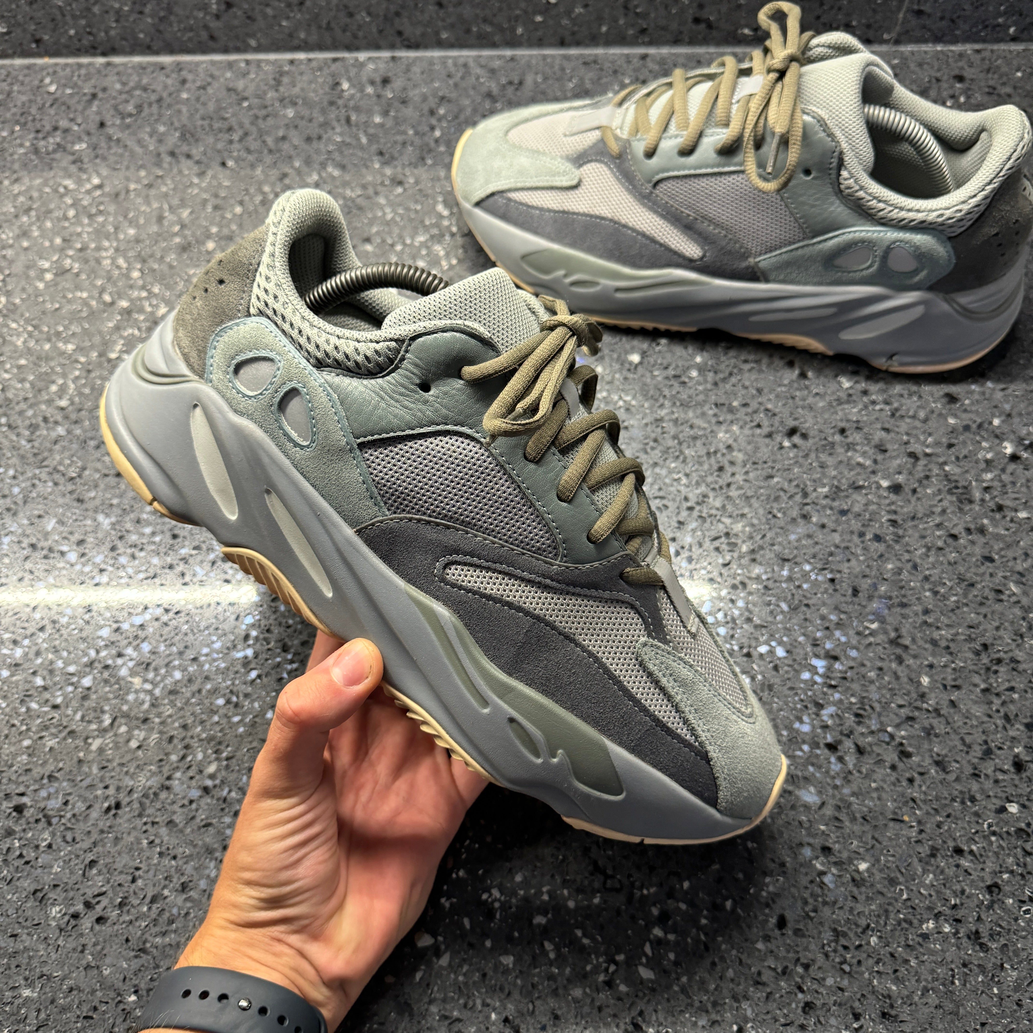 YEEZY MENS 700 GREY UK