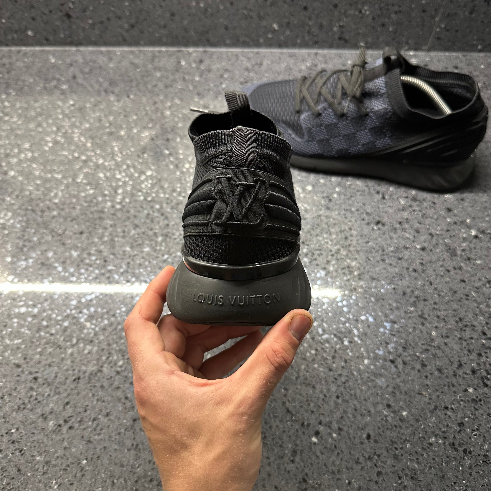LOUIS VUITTON MENS FASTLANE BLACK EU 42.5 FIT A UK 9.5 Lovedkicks