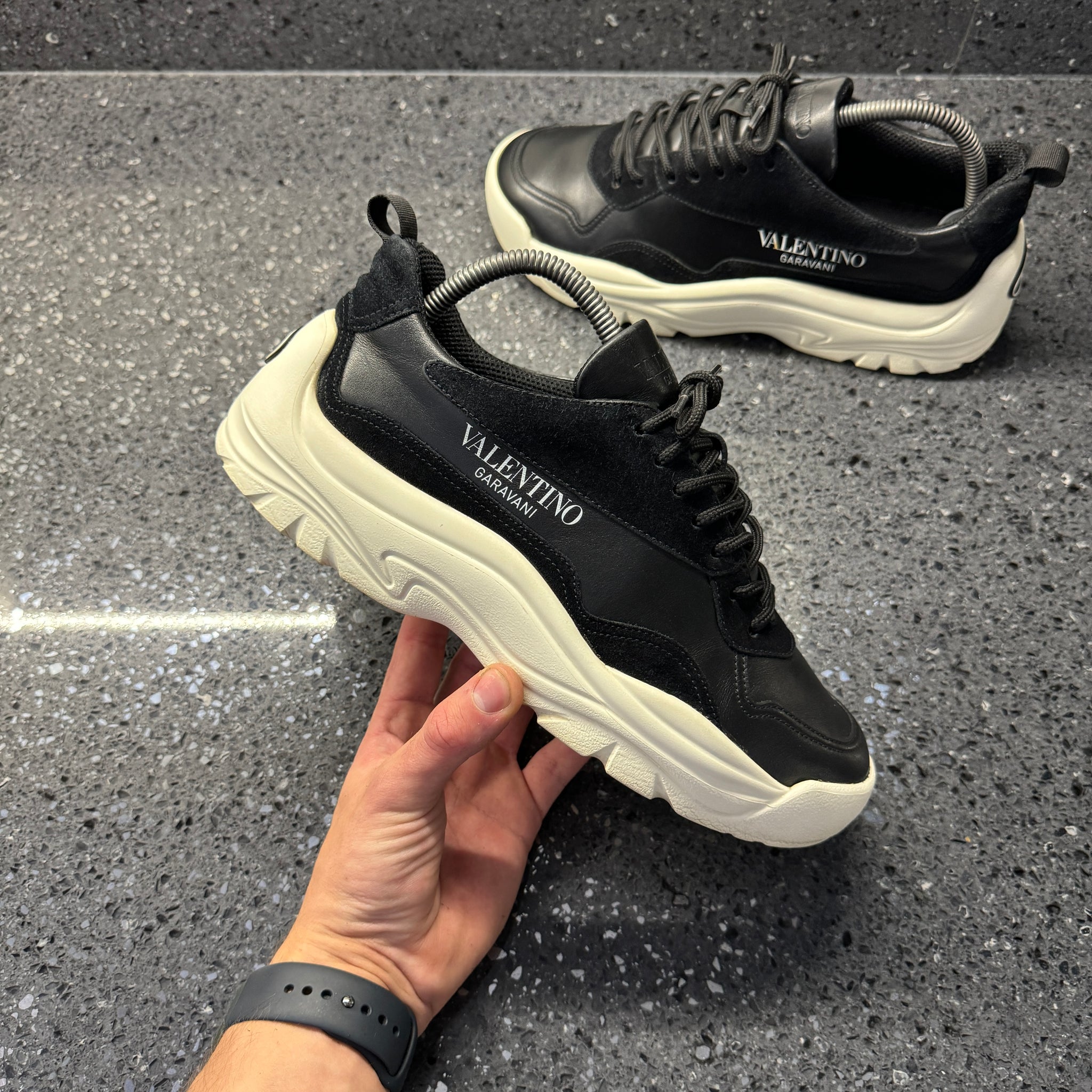 VALENTINO MENS GUMBOY BLACK EU 40 (FIT A UK 7) – Lovedkicks VALENTINO MENS GUMBOY BLACK EU 40 (FIT A UK 7) – Lovedkicks