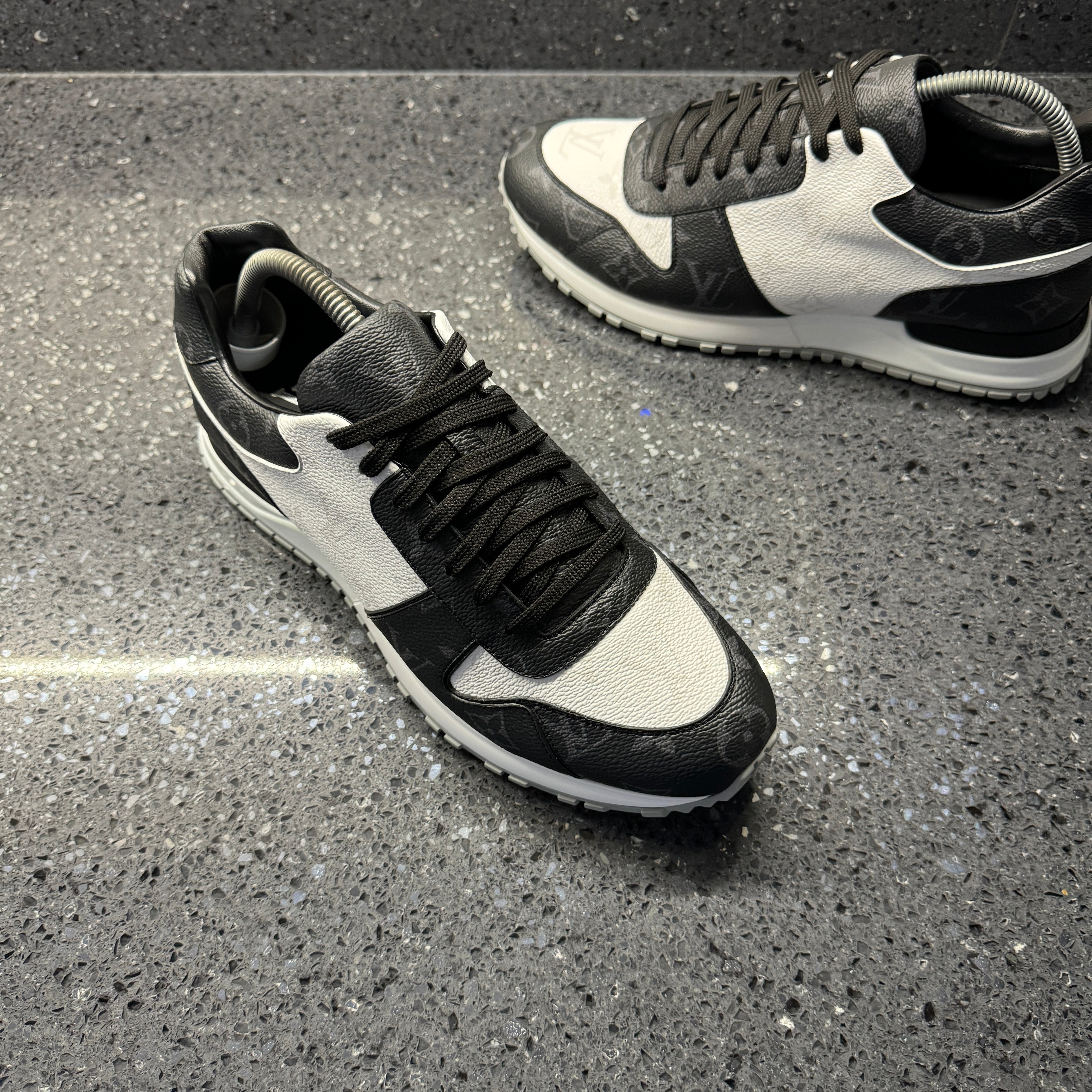 LOUIS VUITTON MENS RUN AWAY BLACK EU (FIT A UK - Main Image