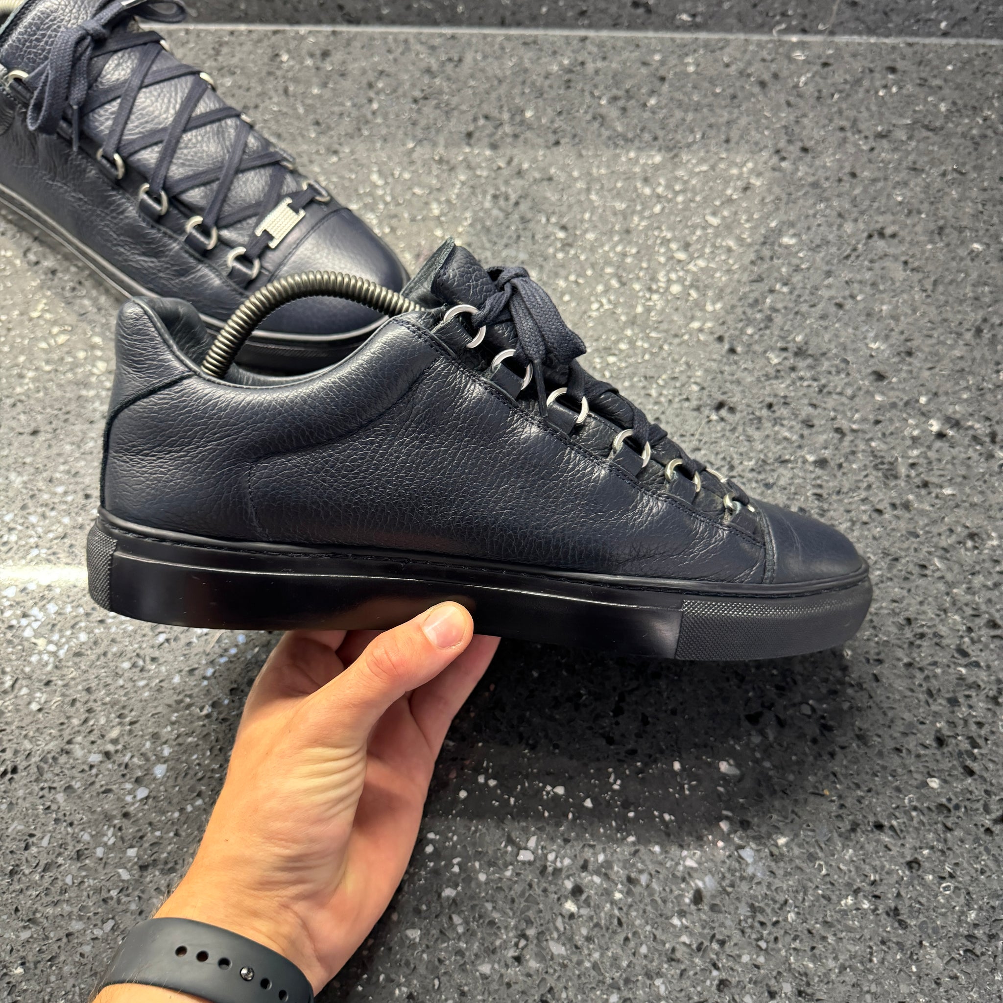 靴 BALENCIAGA arena 41 BALENCIAGA MENS ARENA NAVY EU 41 (FIT A UK 8) – Lovedkicks