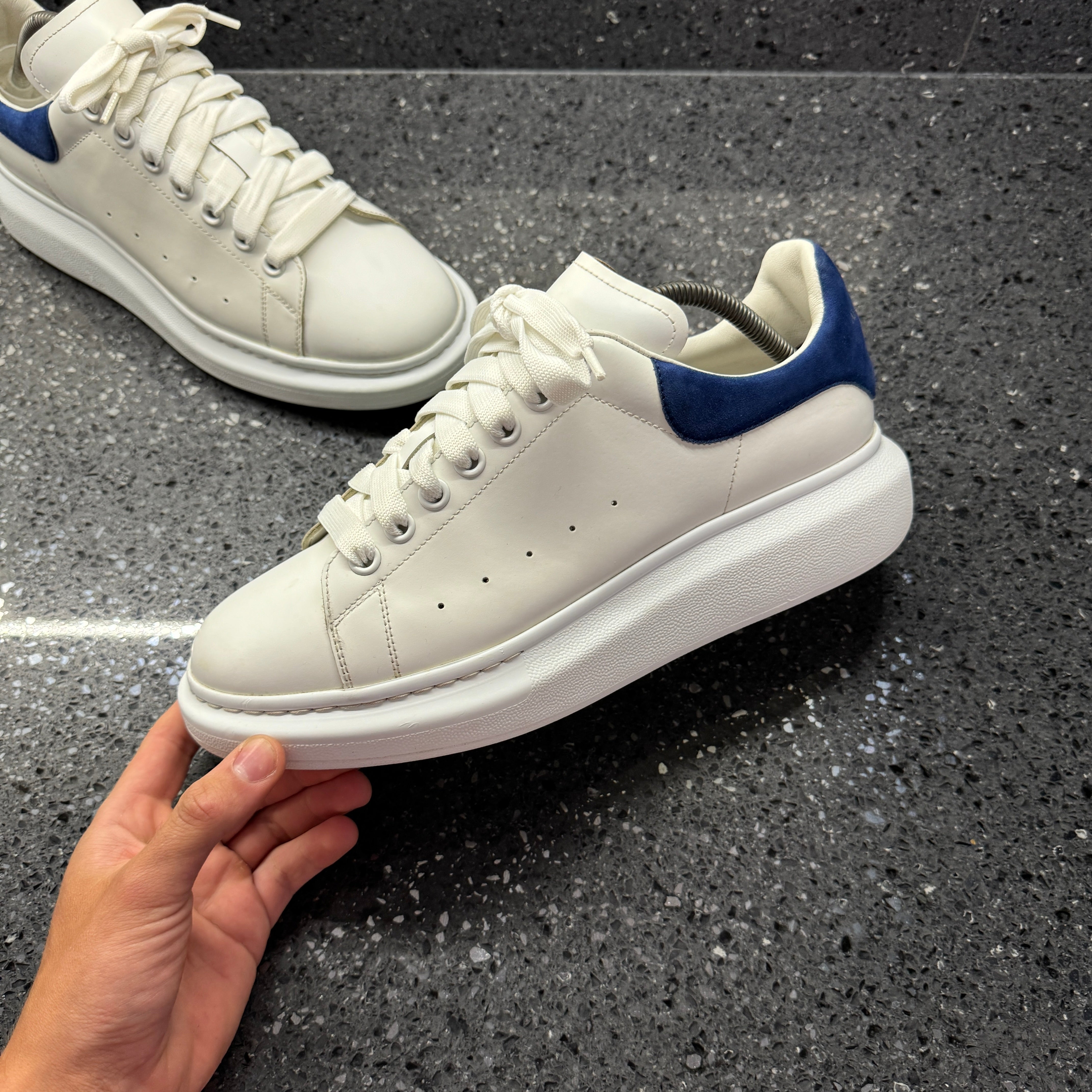 ALEXANDER MCQUEEN OVERSIZED SNEAKER WHITE EU 43 (FIT A UK 10)