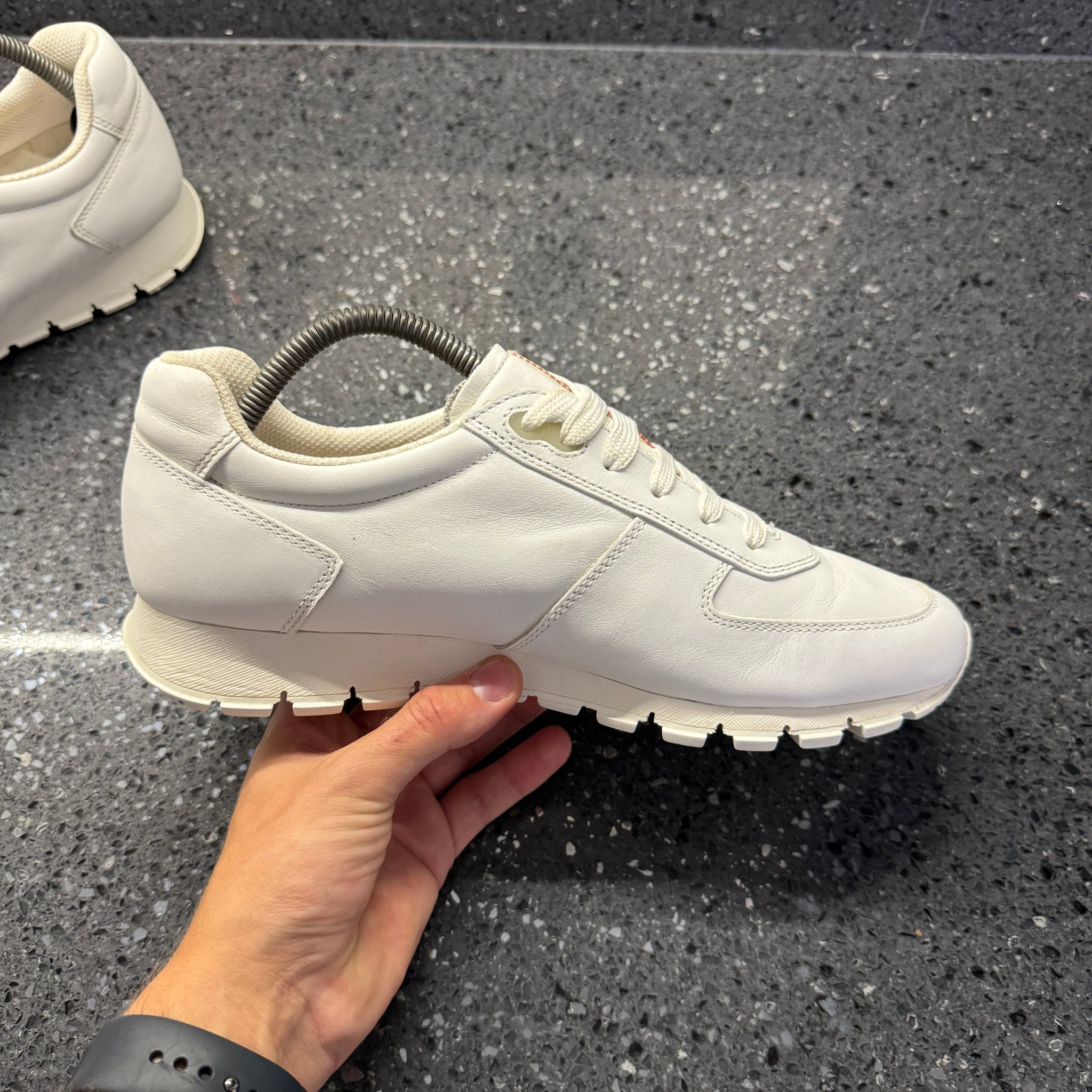 PRADA MENS RUNNERS WHITE EU 41.5 FIT A UK 8 Lovedkicks