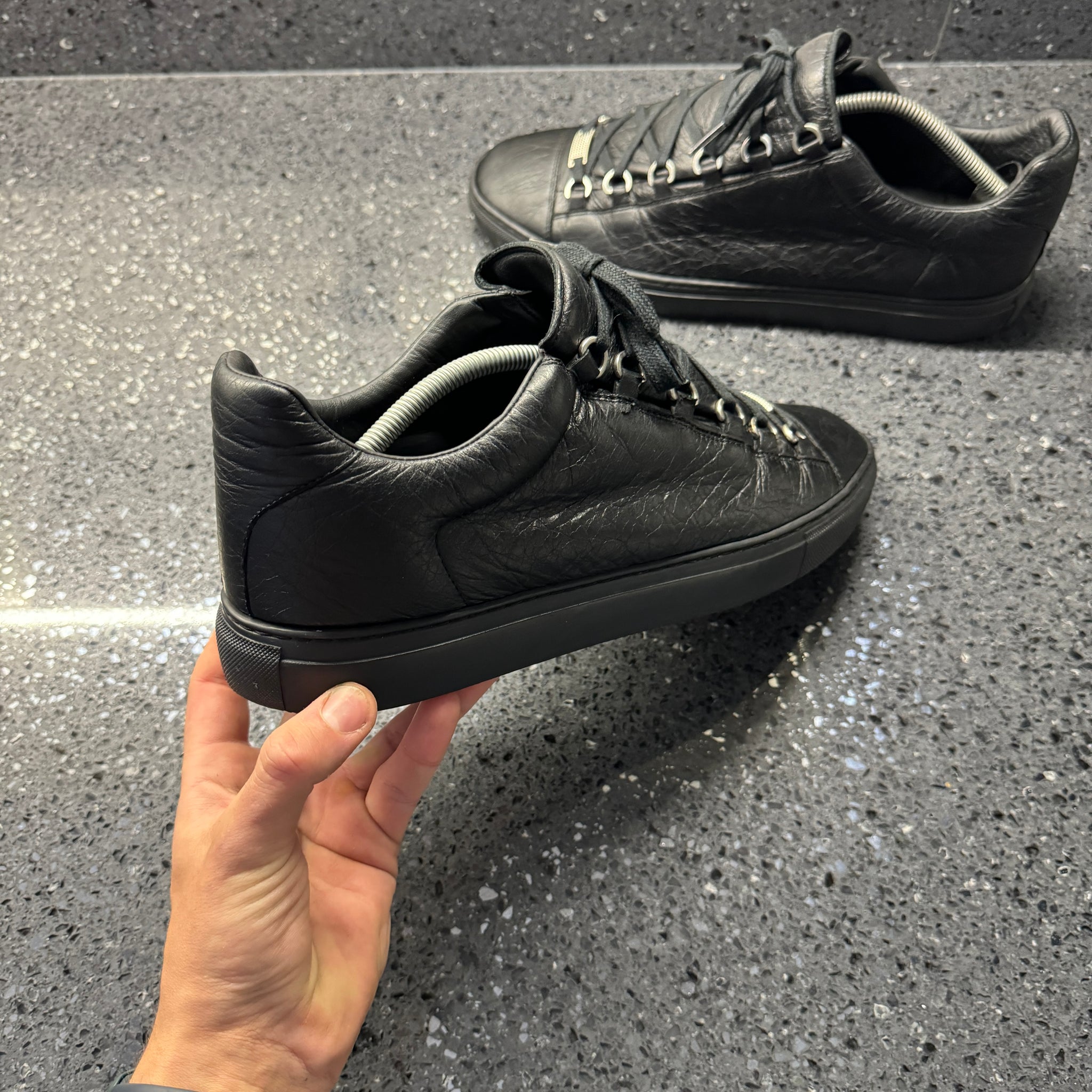 BALENCIAGA MENS ARENA BLACK EU 44 (FIT A UK 11) – Lovedkicks