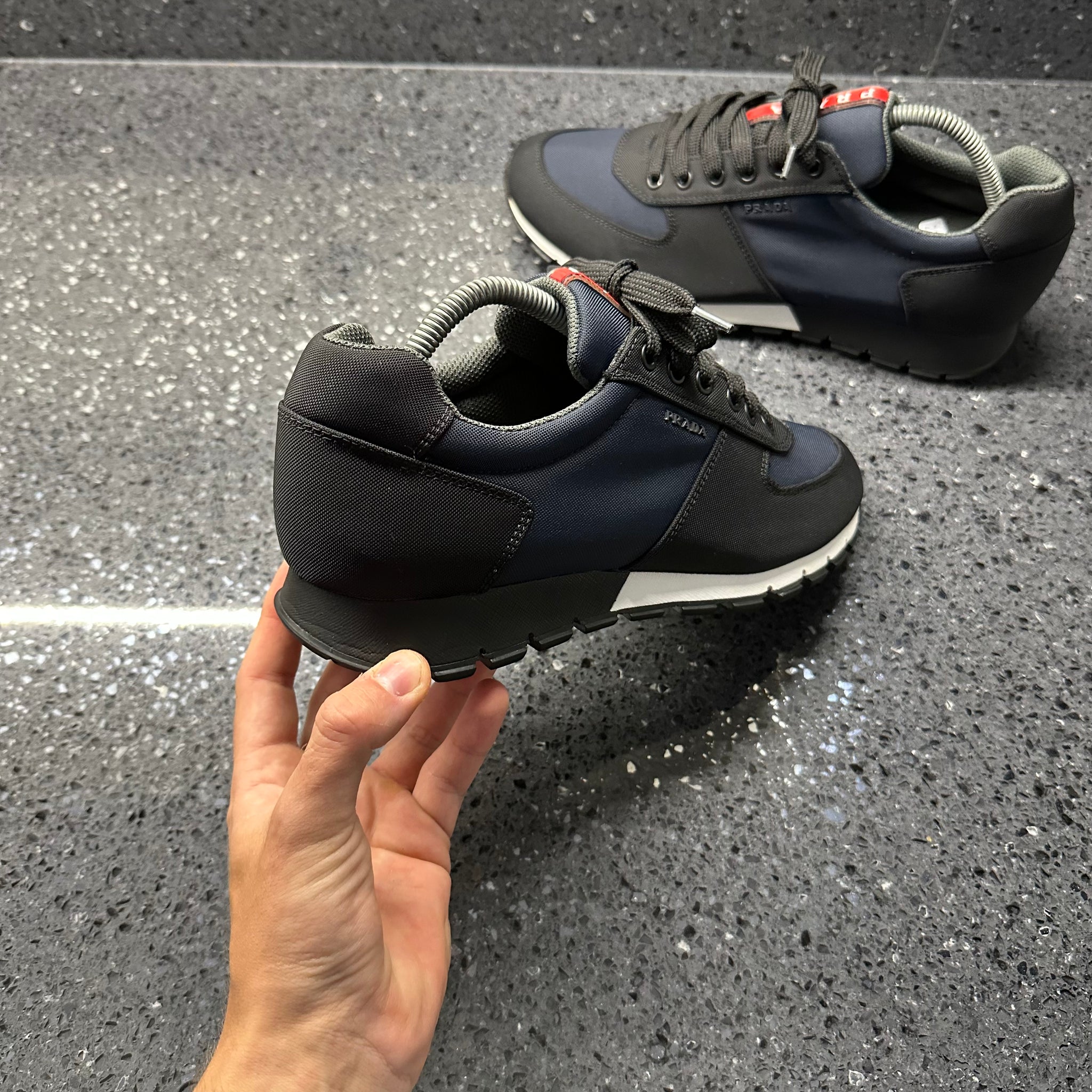 PRADA MENS RUNNERS BLACK EU 41.5 FIT A UK 8 Lovedkicks