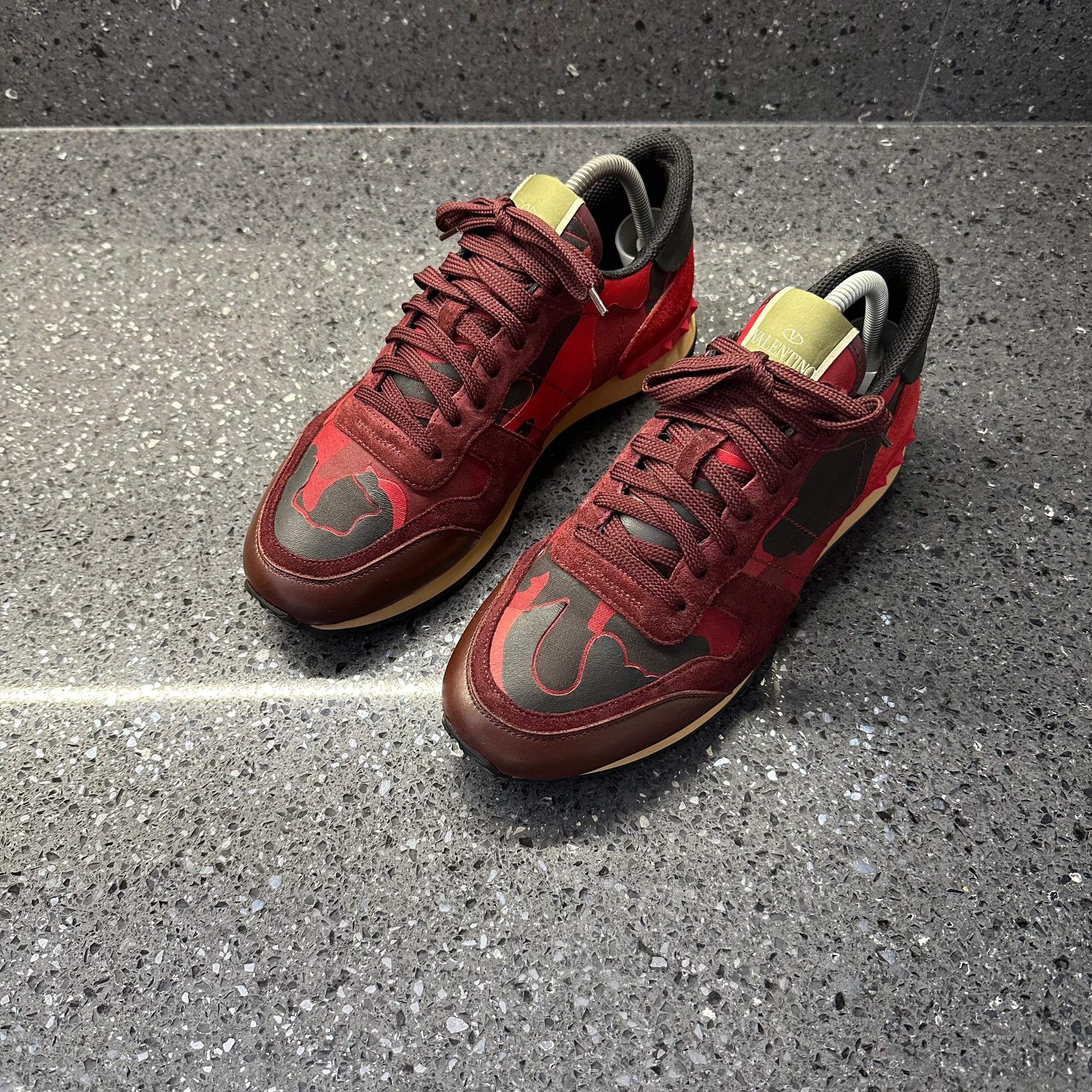 VALENTINO MENS ROCKRUNNER RED EU 40 (FIT A UK 7) – Lovedkicks