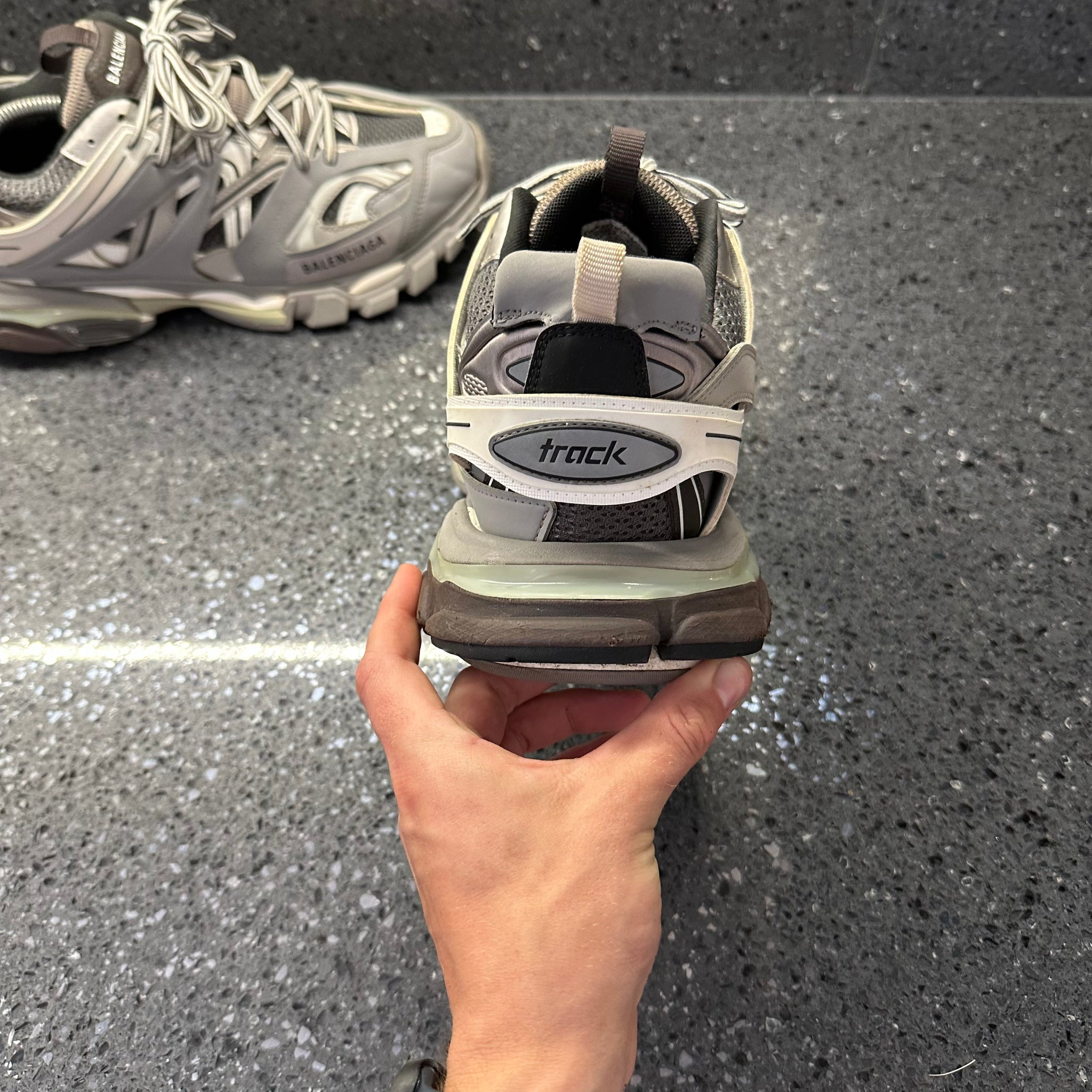 BALENCIAGA MENS TRACKS GREY EU 43 (FIT A UK 10) – Lovedkicks