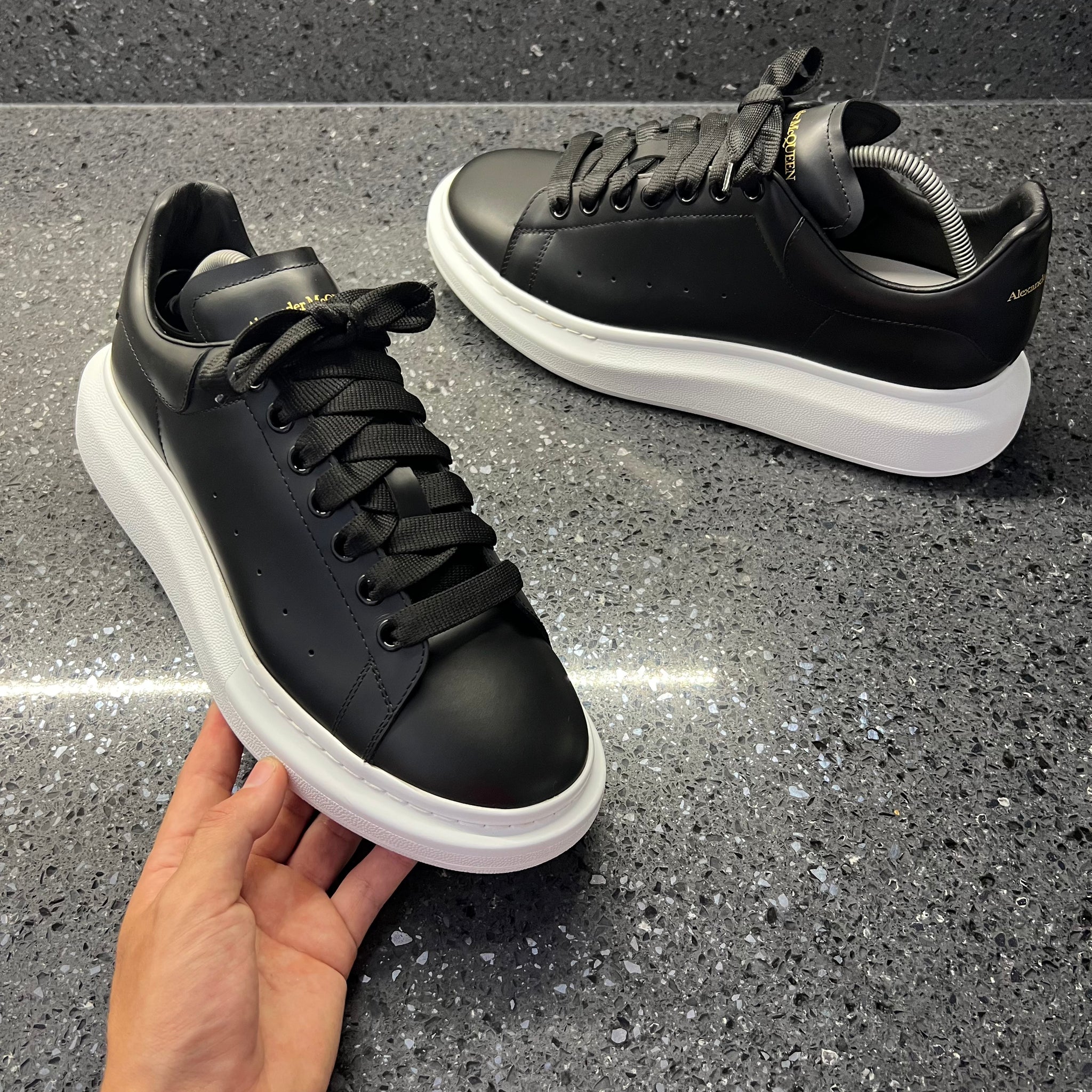 ALEXANDER MCQUEEN OVERSIZED SNEAKER BLACK EU 44 (FIT A UK 10